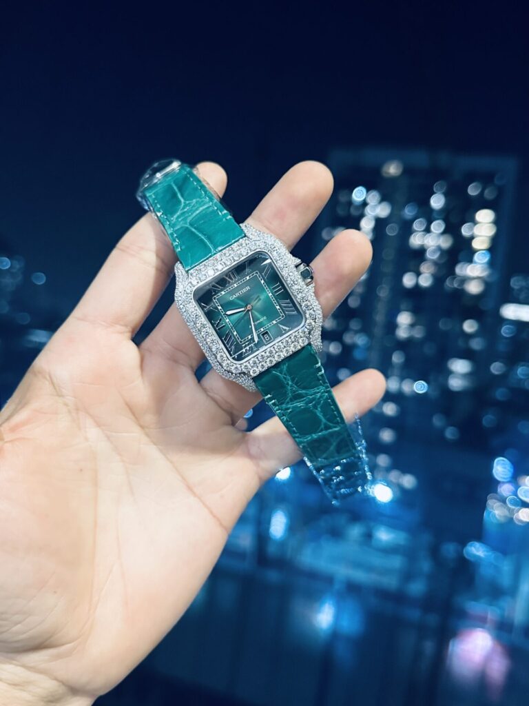 Cartier Santos With Green Moissanite Replica Watch 39.8mm