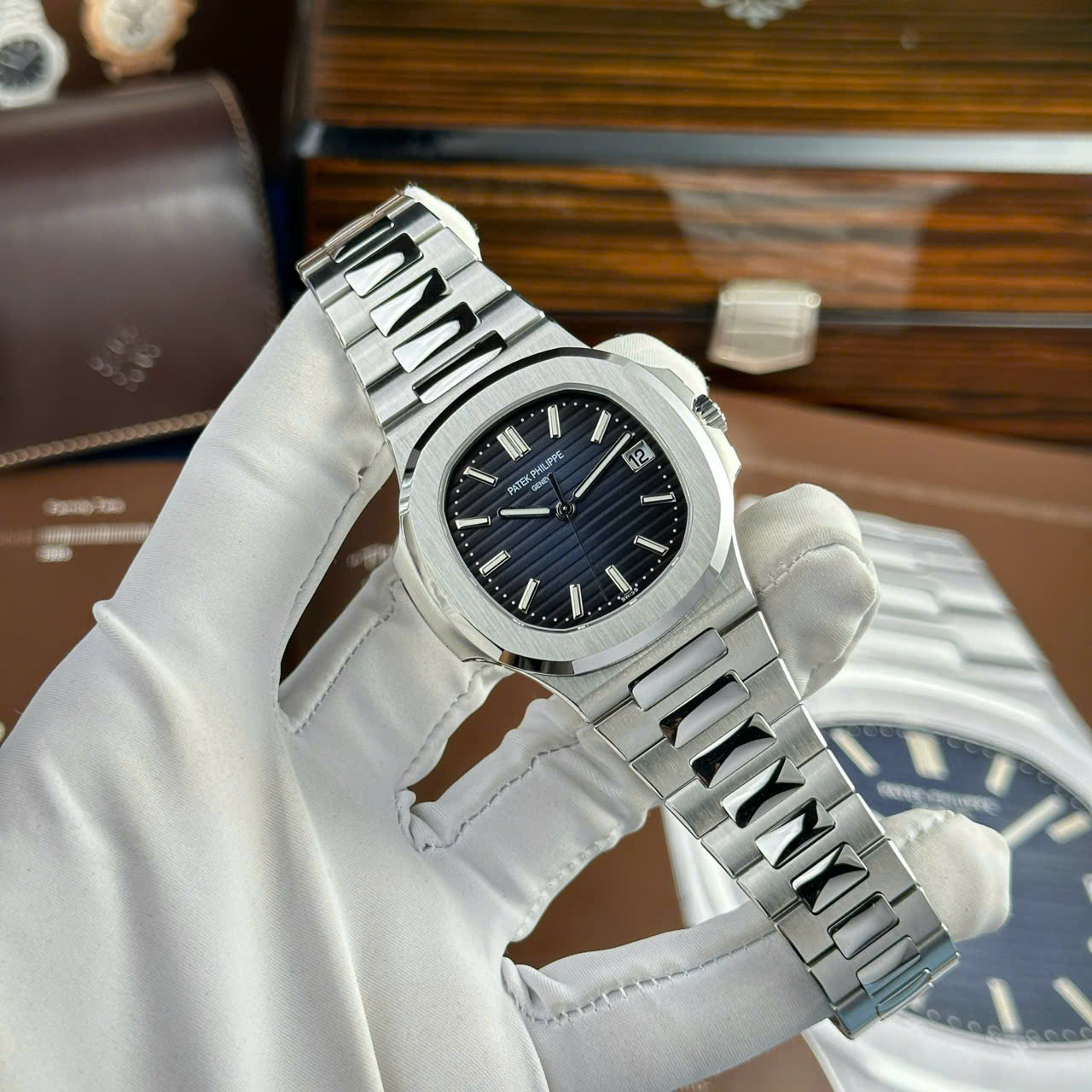 Patek Philippe Best Replica Watch Nautilus 5811 Blue Dial Refined Full Optinos 41mm