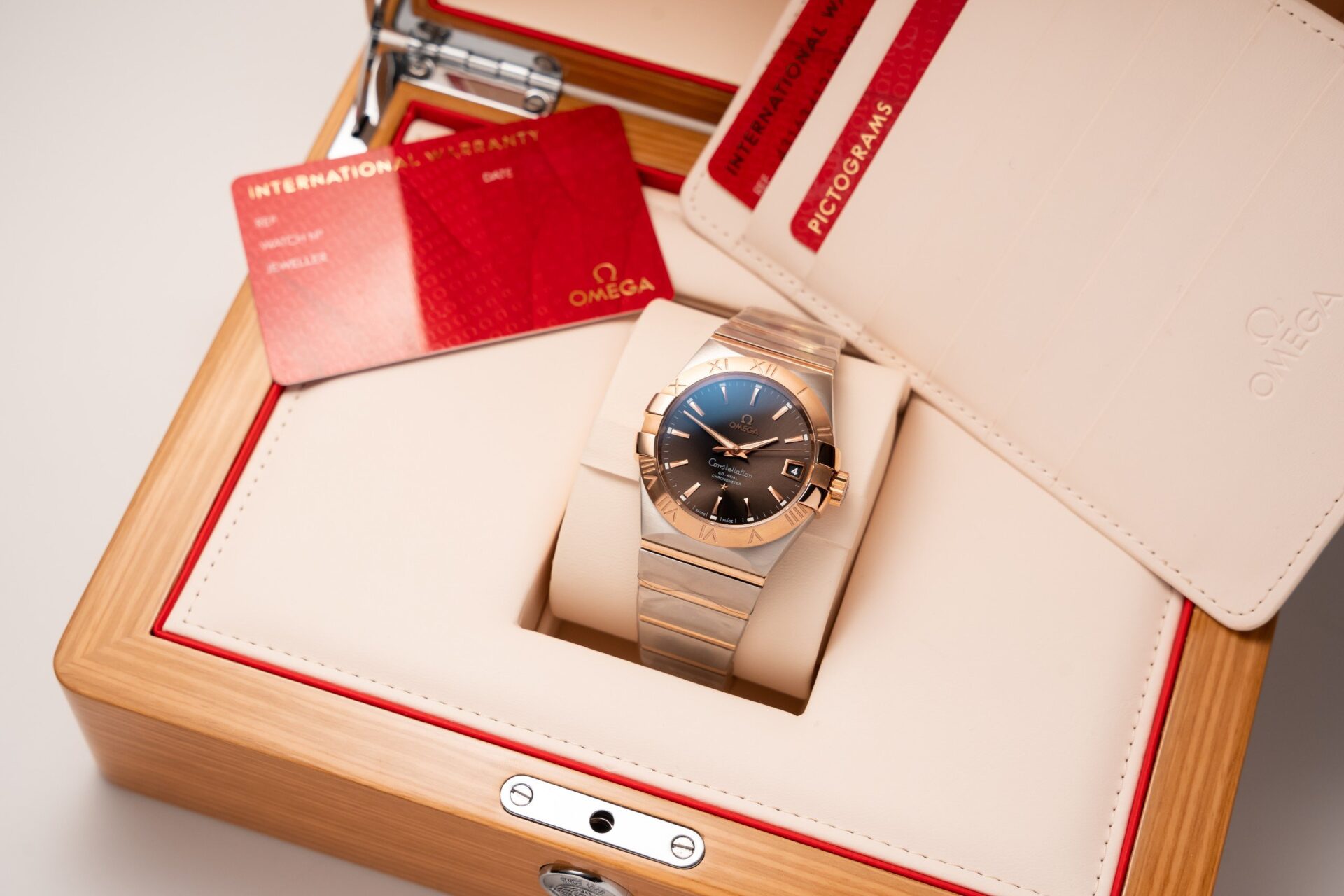 Omega Constellation Brown Dial Replica Watch VS Factory 38mm