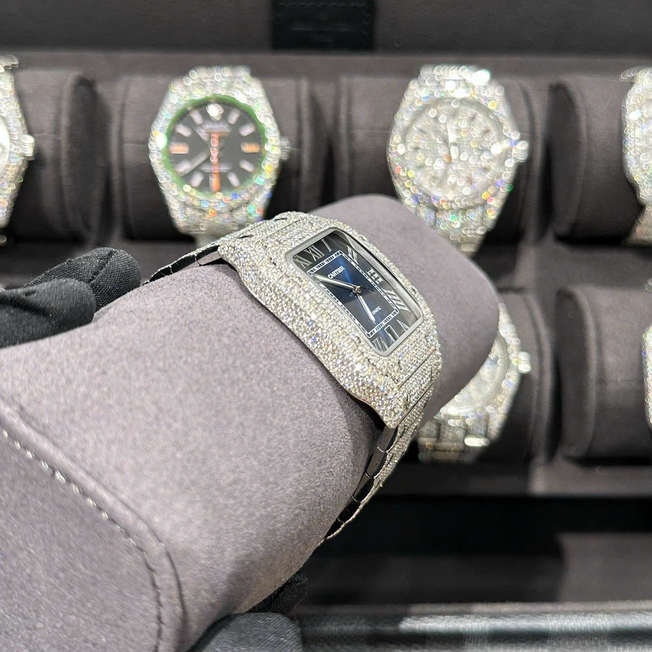 Cartier Santos Best Replica Watch With Full Natural Diamond VVS Blue Dial 39.8mm