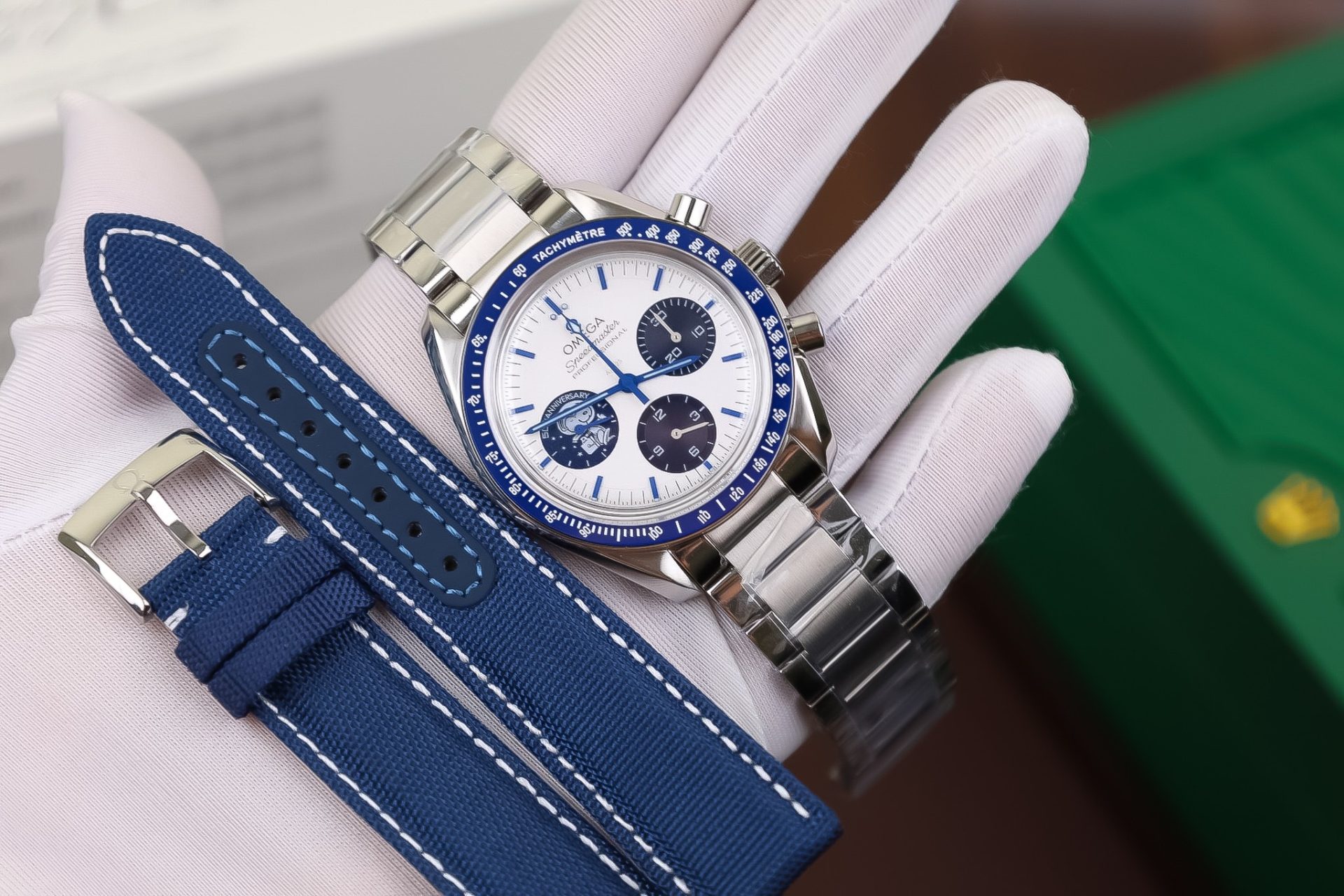 Omega Best Replica Watch Speedmaster Snoopy Avard Chronograph N1 Factory 42mm