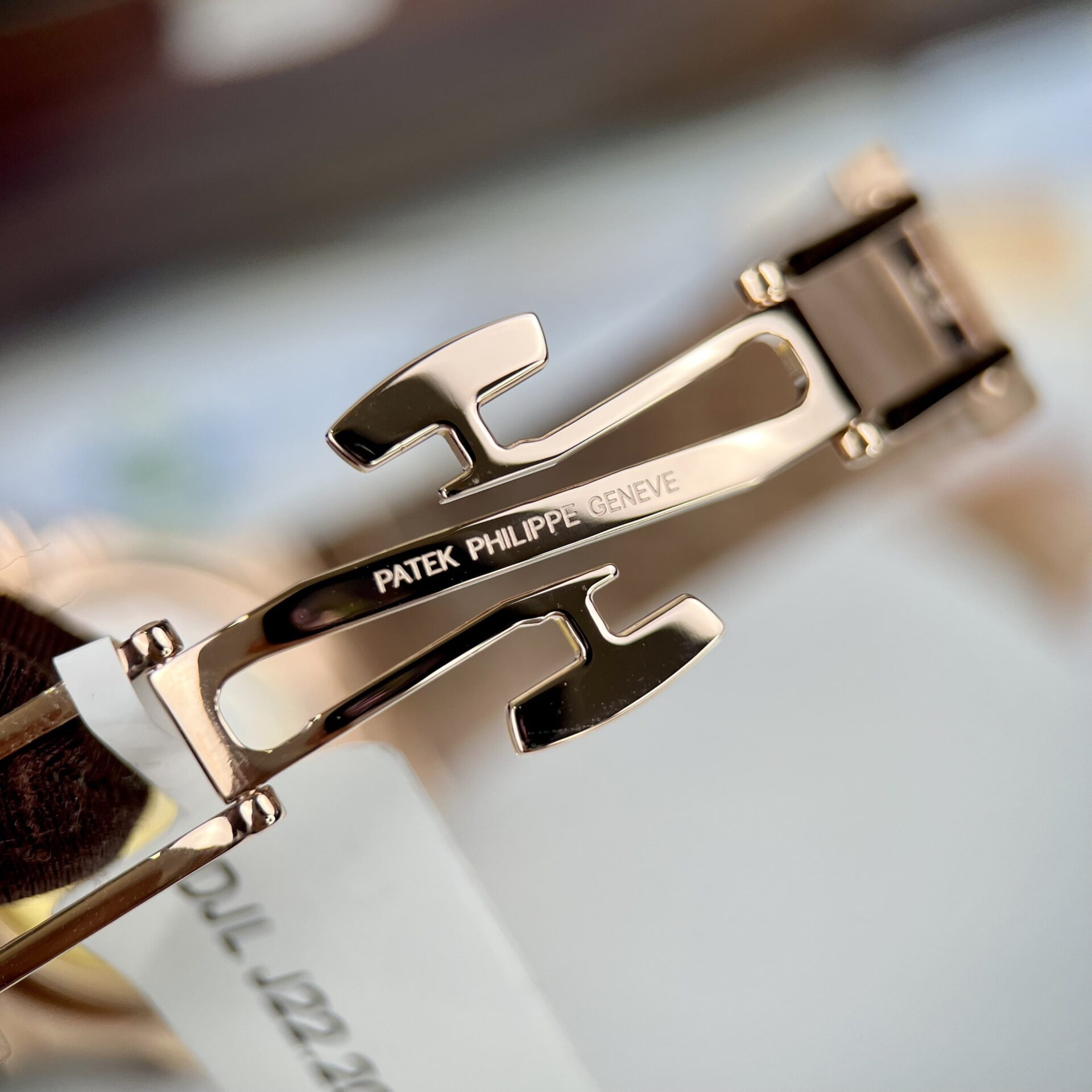 Patek Philippe Best Replica Watch Nautilus 7118 Gold Wrapped White Dial 3K Factory 35.2mm