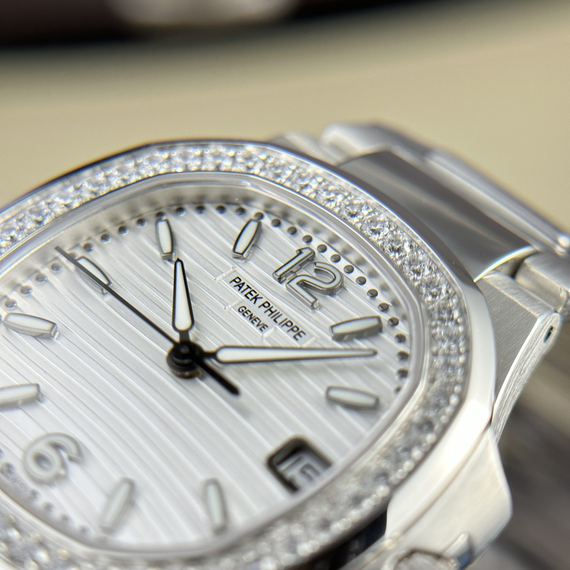 Patek Philippe Fake Watches Nautilus 7010 Womens Metal Wire 32mm