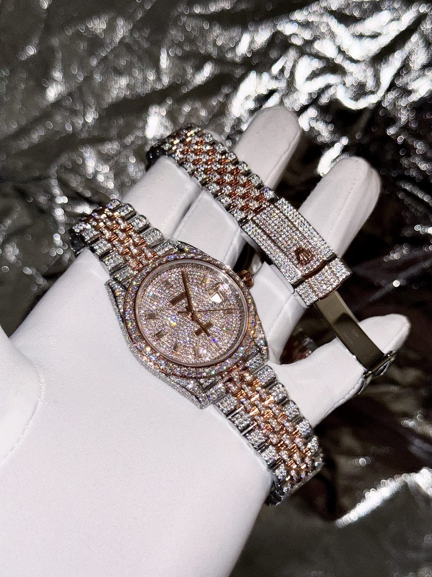 Rolex Replica 1:1 Watch DateJust With Full Diamond Moissanite Hong Kong 41mm
