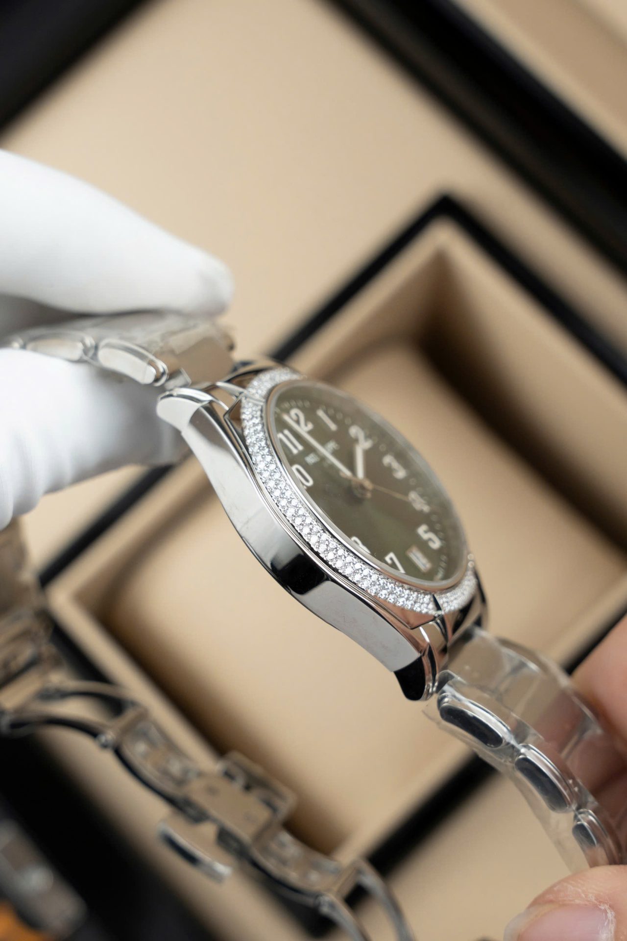 Patek Philippe Copies Watches Twenty 4 7300 Green Dial Metal Wire 36mm