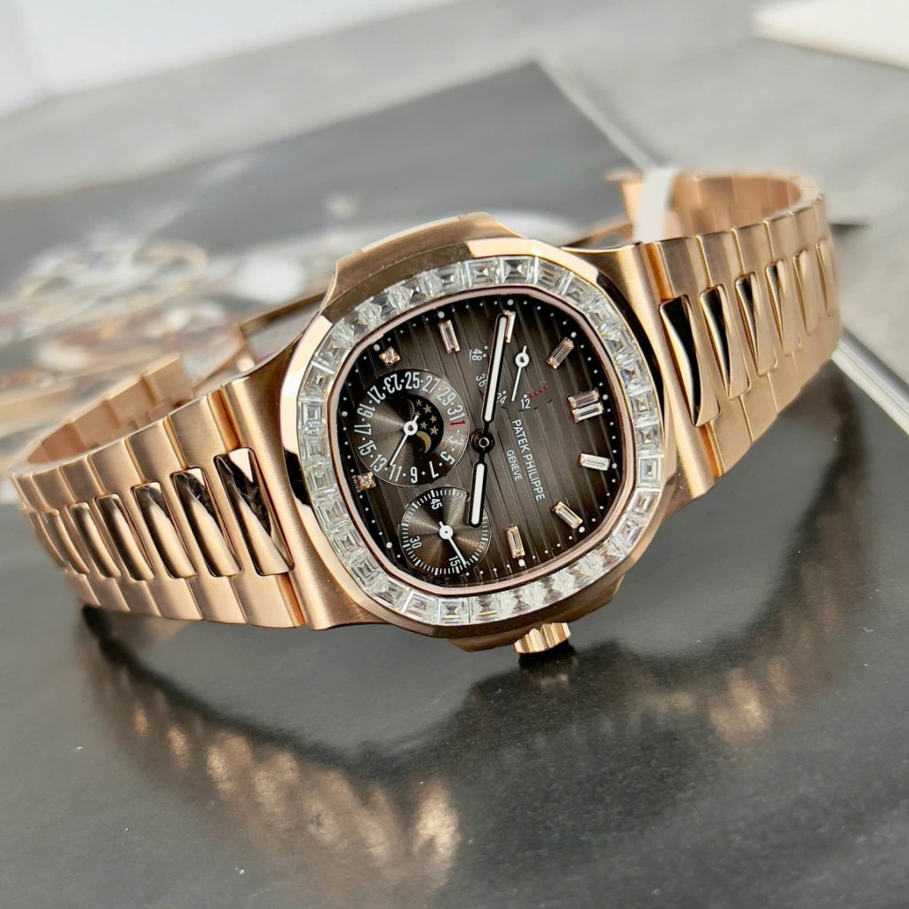 Patek Philippe Nautilus 5724R Gray Dial Replica Watch Gold Wrapped + Moissanite Diamonds PPF 40mm