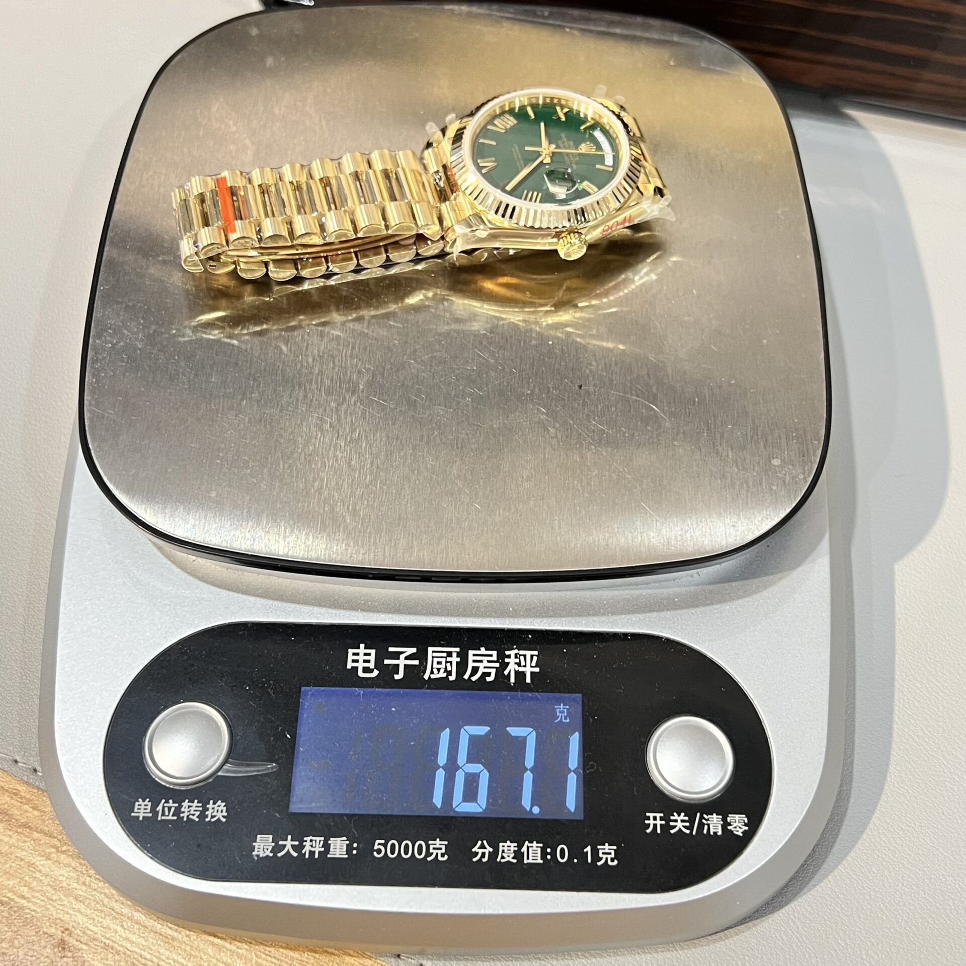 Rolex Day-Date 228238 Replica Watch Green Dial Refined 166gr GM V2 40mm