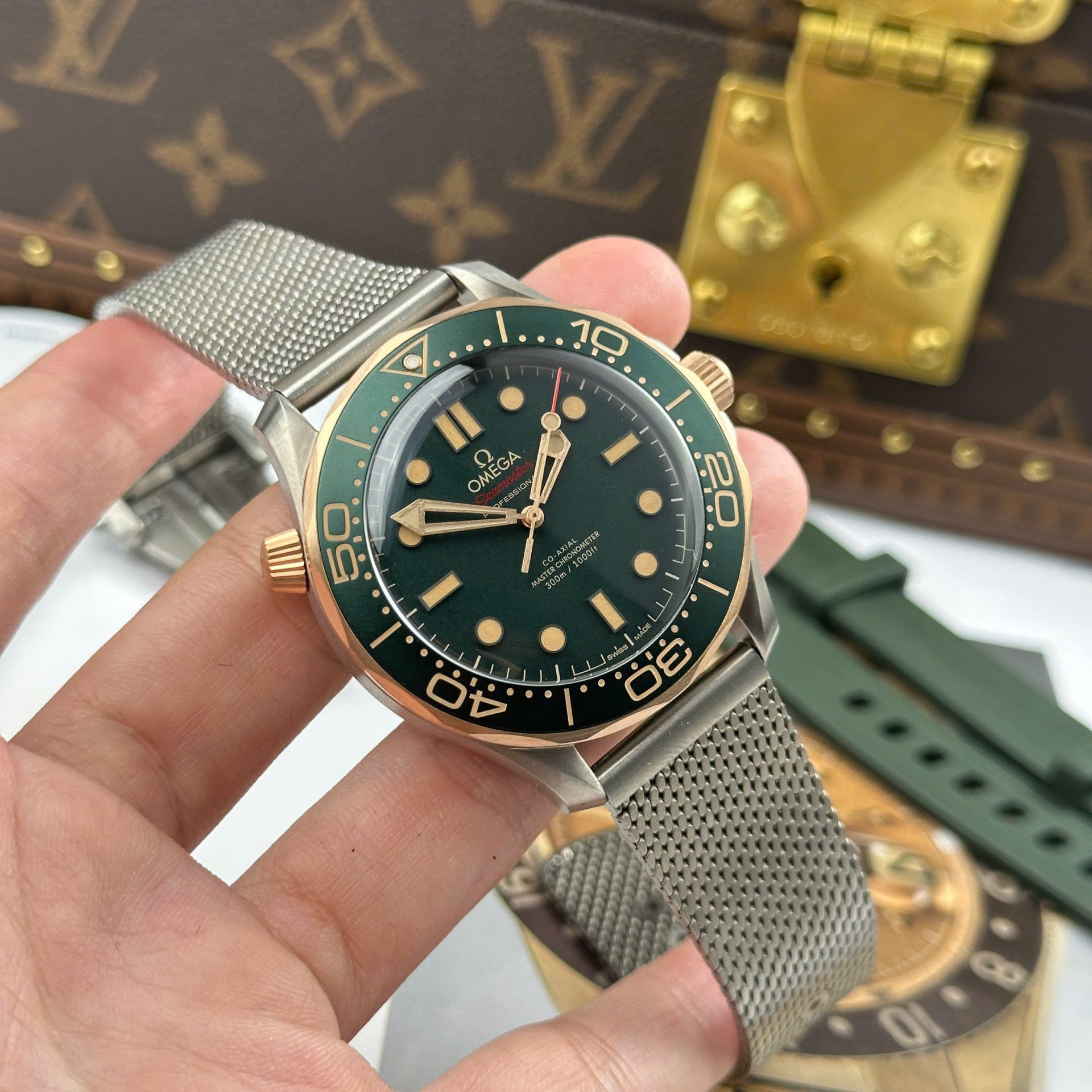 Omega Seamaster Driver 300 Replica Watch Green Dial Demi Bezel Full Set VS Factory 42mm
