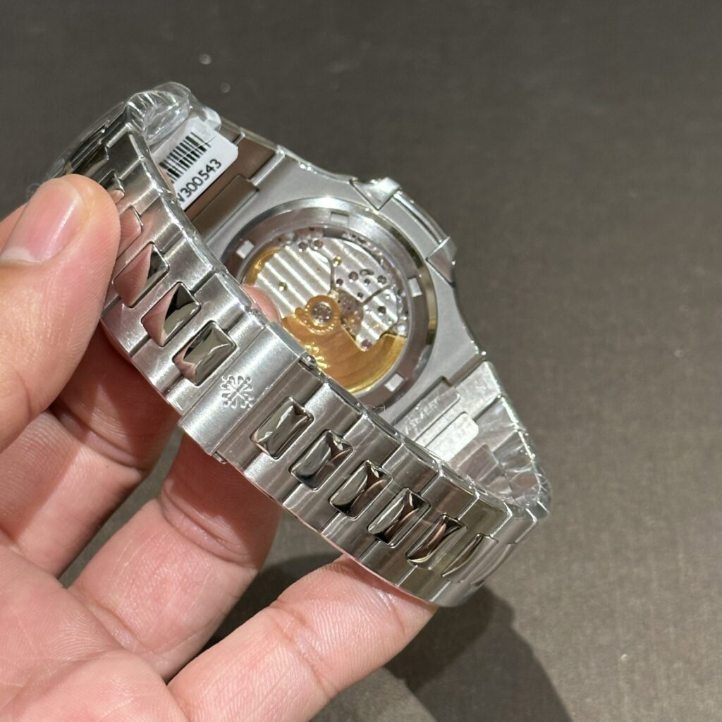 Patek Philippe Nautilus 5723 With Red Ruby Stone Replica Watch 40mm