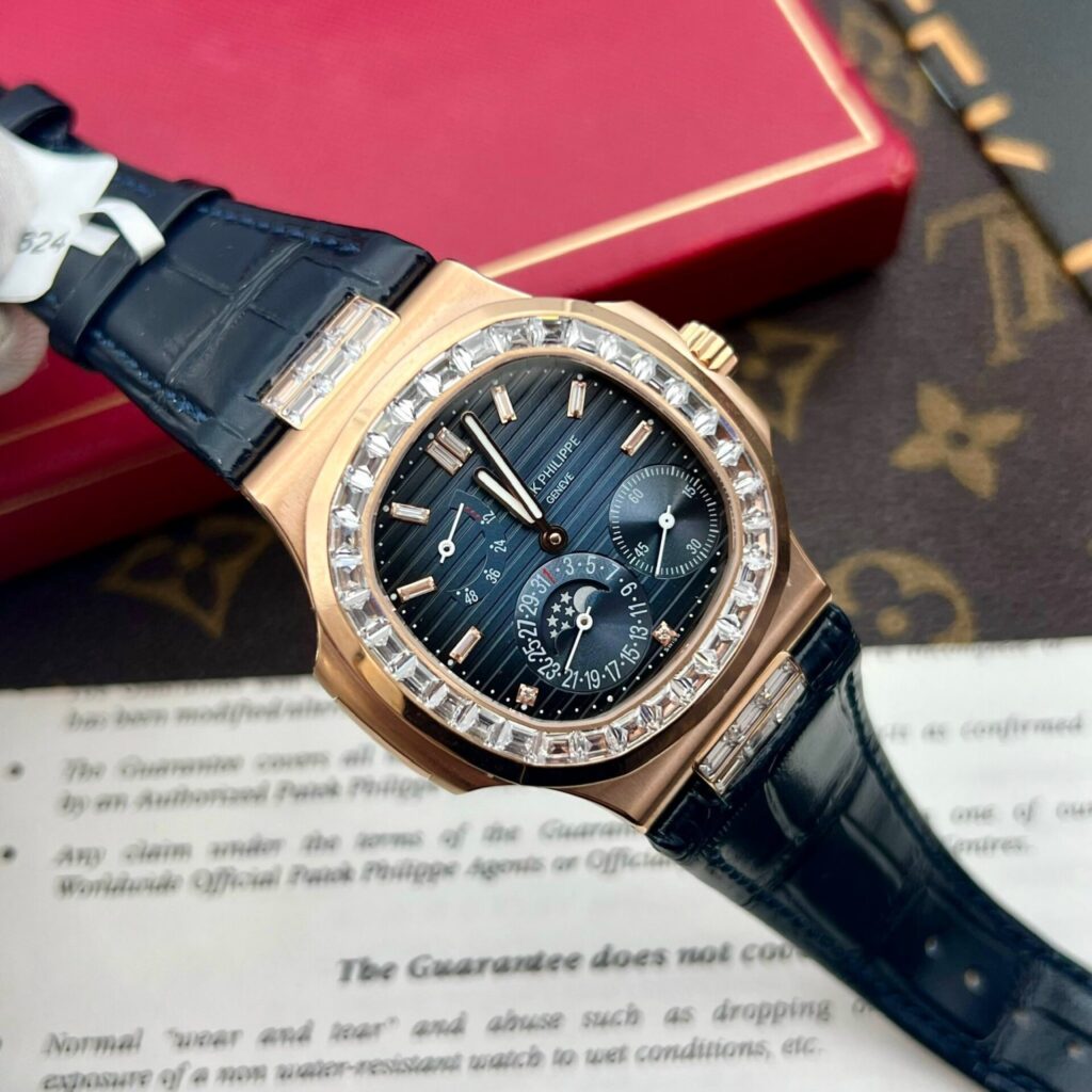Patek Philippe Replica Watch Nautilus 5724R Gold Wrapped GR Factory 40mm