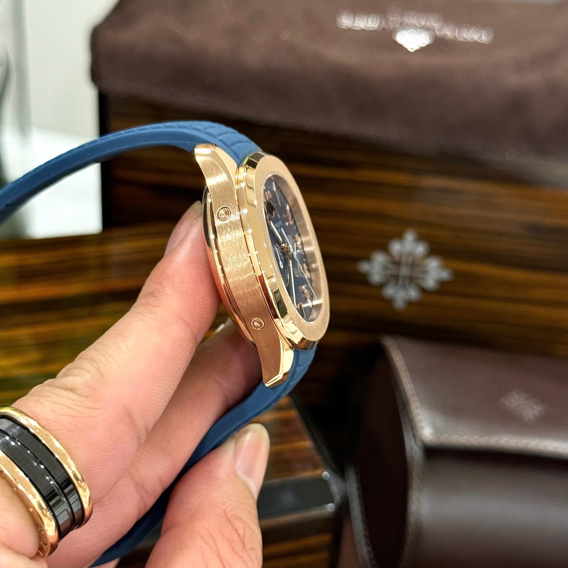 Patek Philippe Aquanaut 5261R Replica Watches Best Quality Blue Dial Rubber Strap 40mm