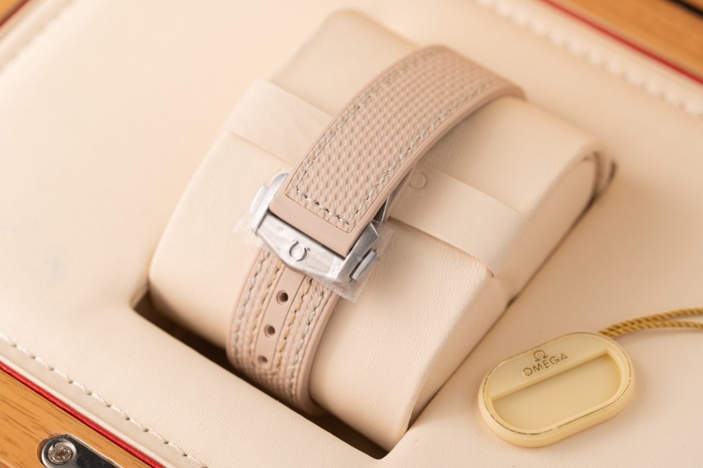 Omega Best Replica Watches Planet Ocean 600M Dial Light Pink VS Factory 43.5mm