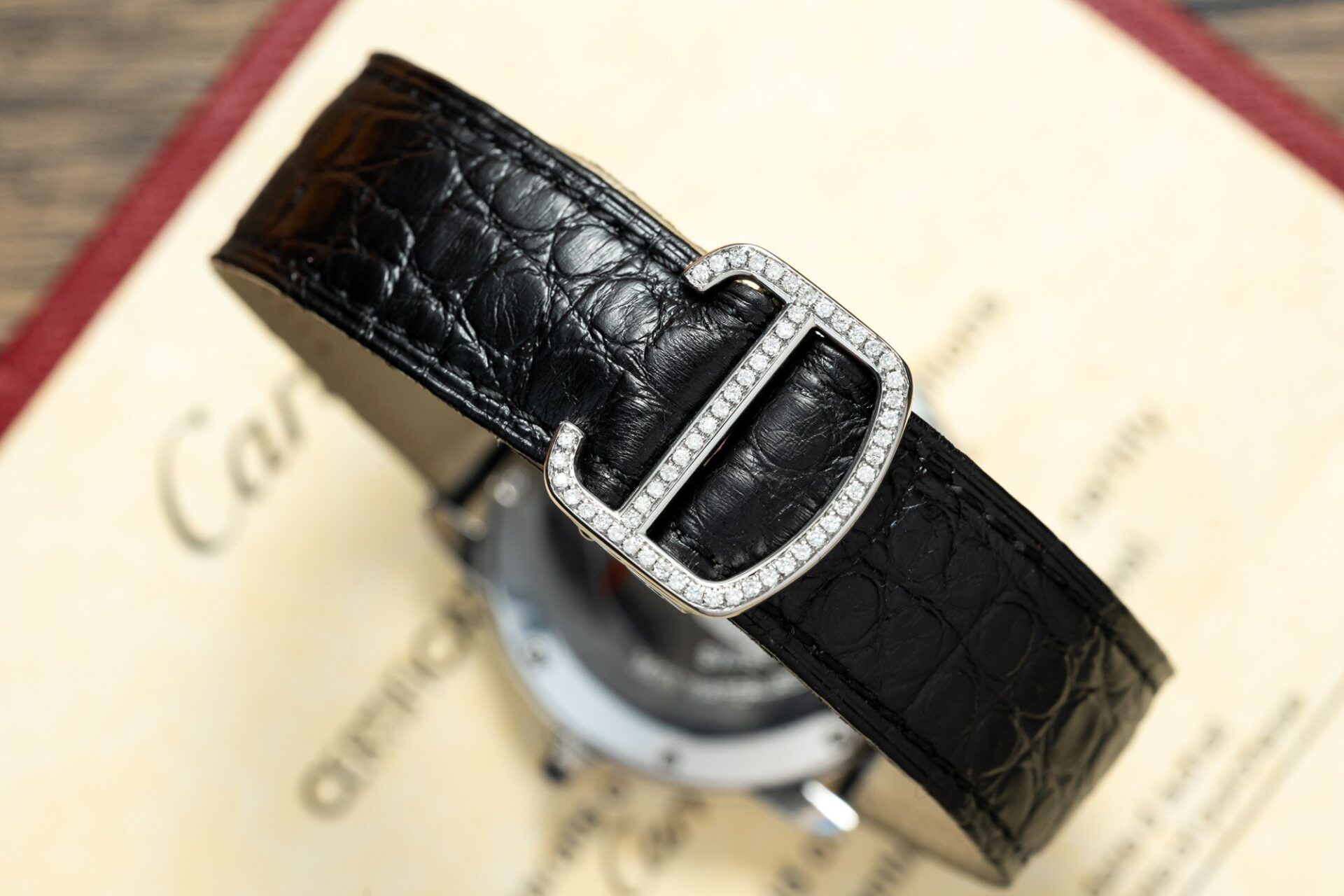 Cartier Ronde Natural Diamond Replica 1:1 Watch For Women 36mm