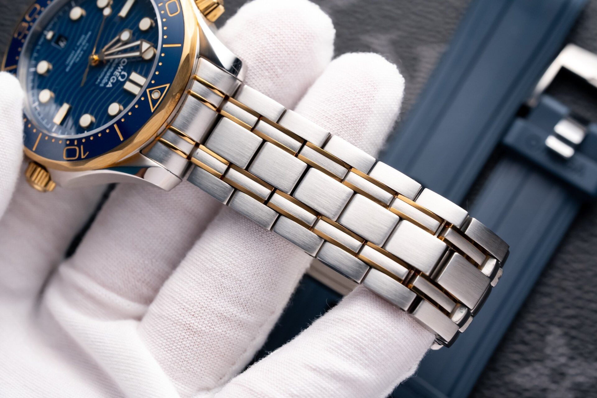 Omega Seamaster DemiGod Replica 1:1 Watch Blue Dial 42mm