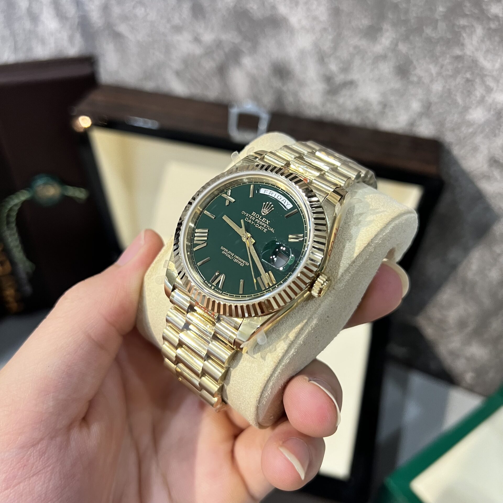 Rolex Day-Date 228238 Replica Watch Green Dial Refined 166gr GM V2 40mm