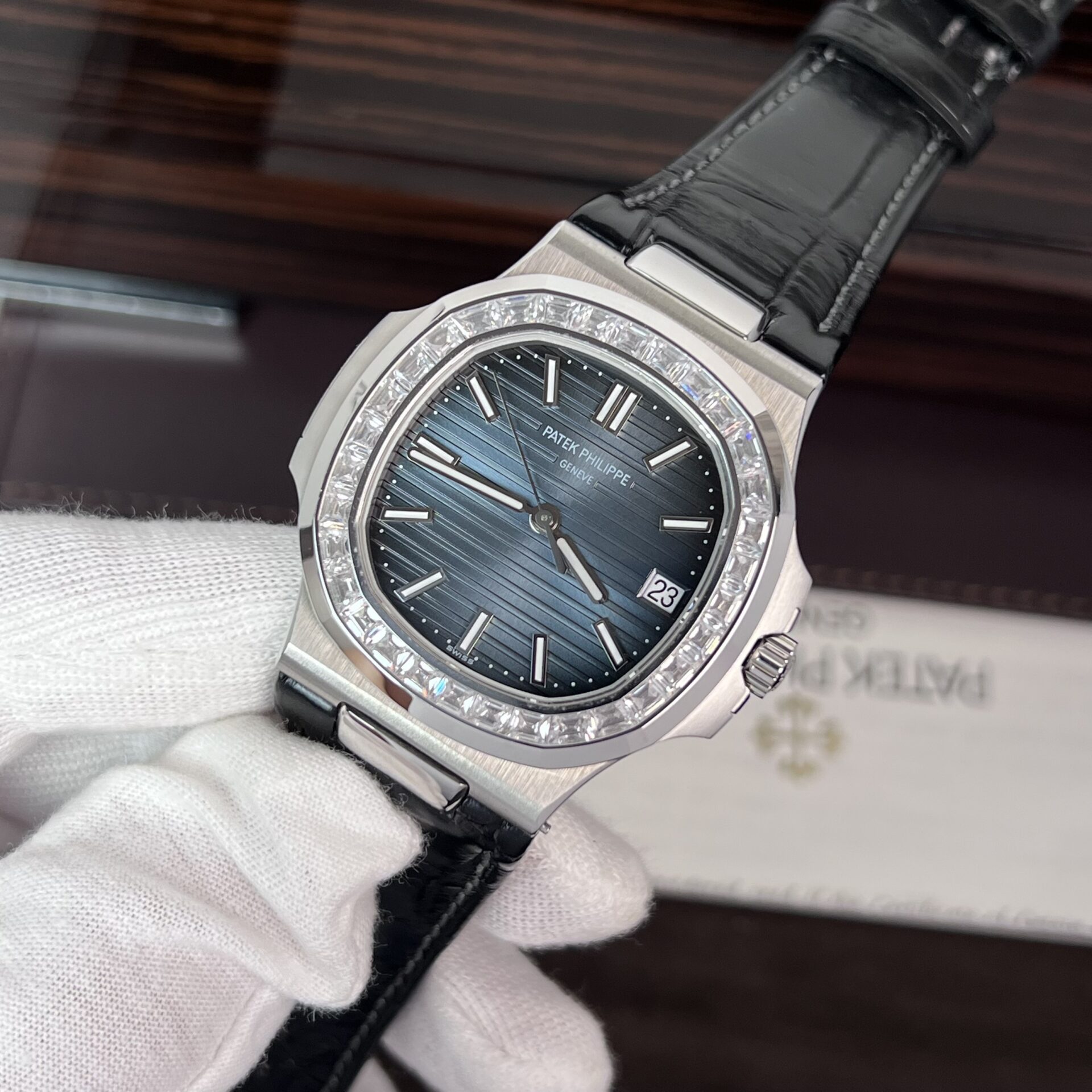 Patek Philippe Nautilus 5723 Replica 1:1 Watch Leather Strap Dark Blue Dial 40mm