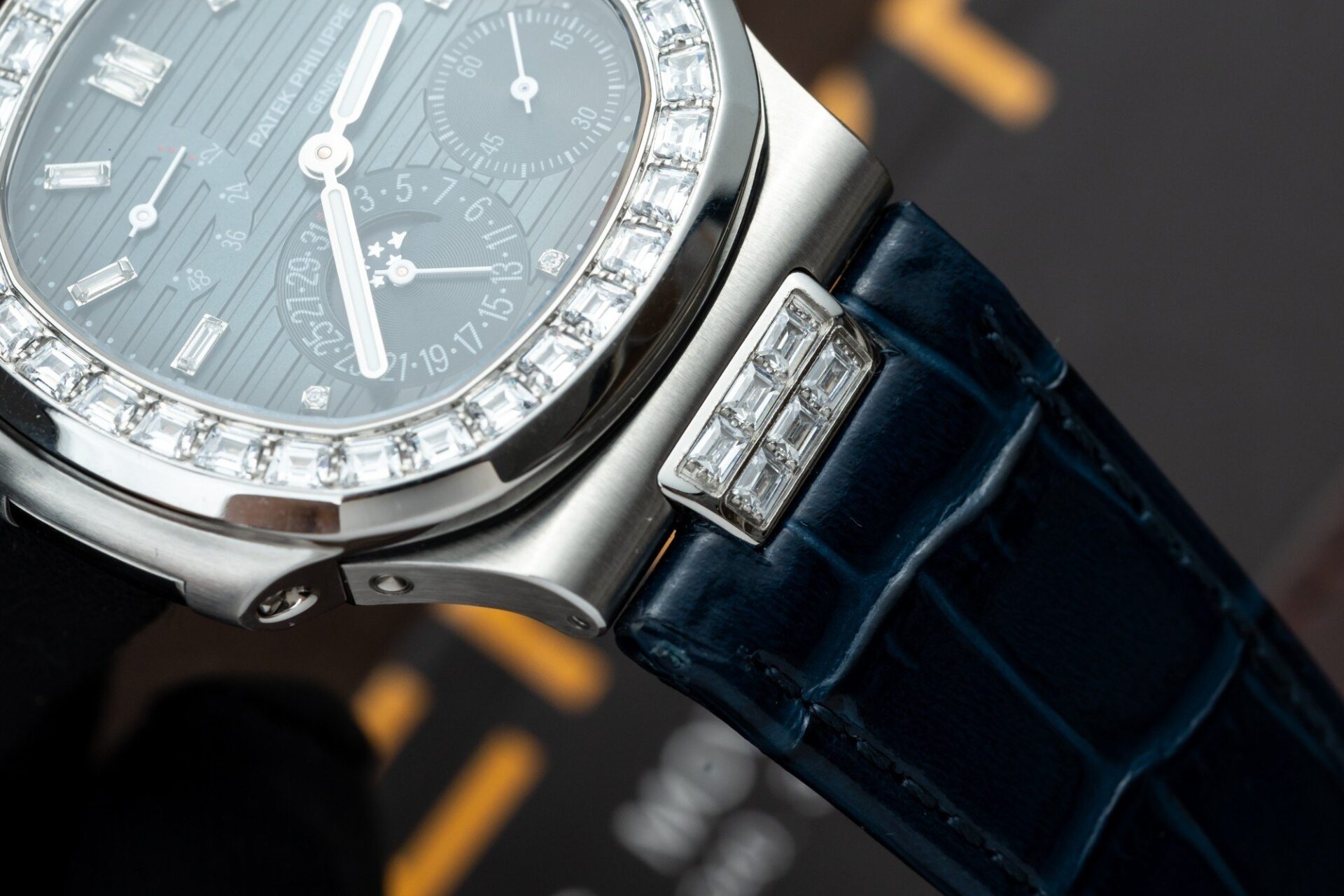 Patek Philippe Nautilus 5724G Replica Watch Blue GRF 40mm