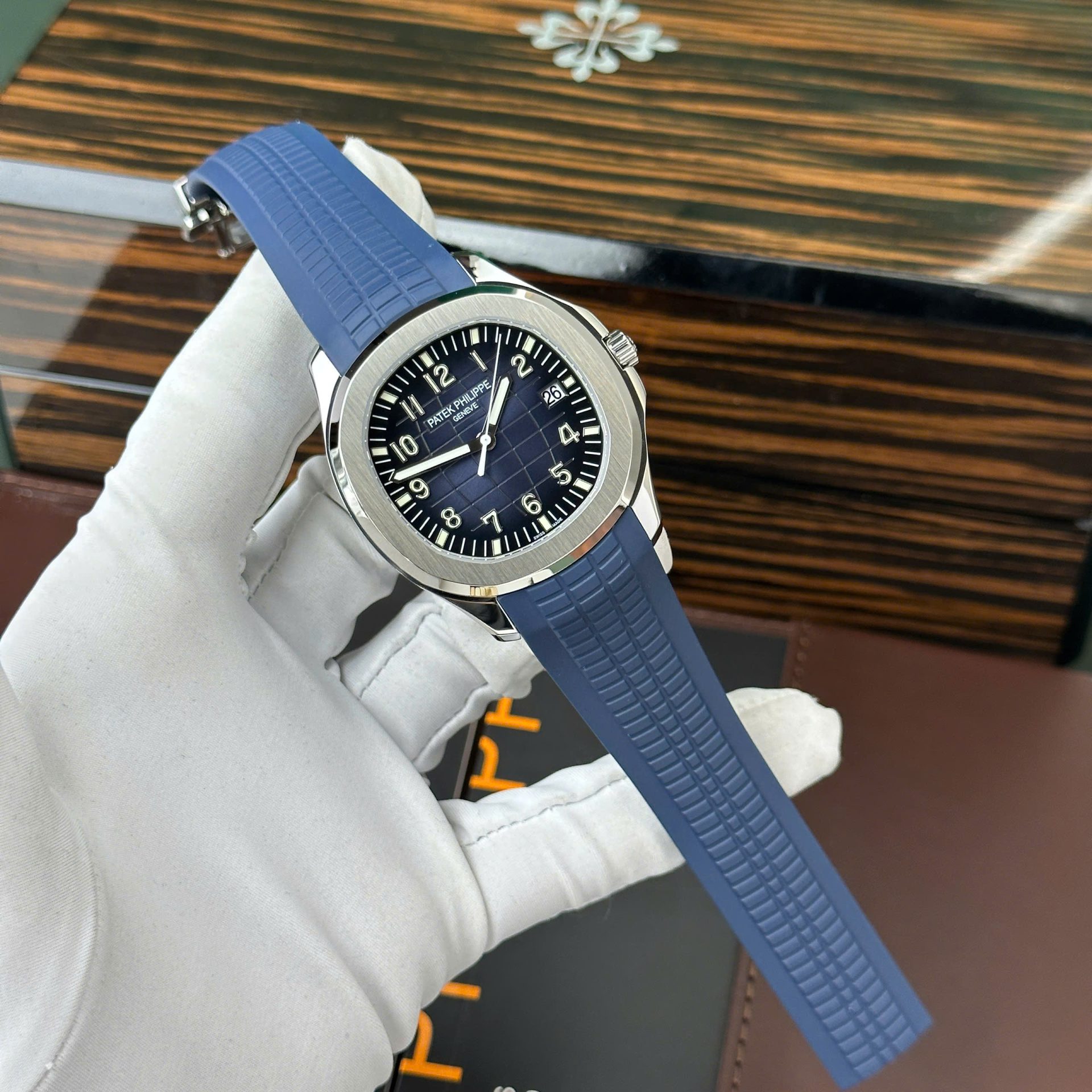 Patek Philippe Aquanaut 5168G Blue Dial Best Replica Watch Custom Like Auth 42.2mm