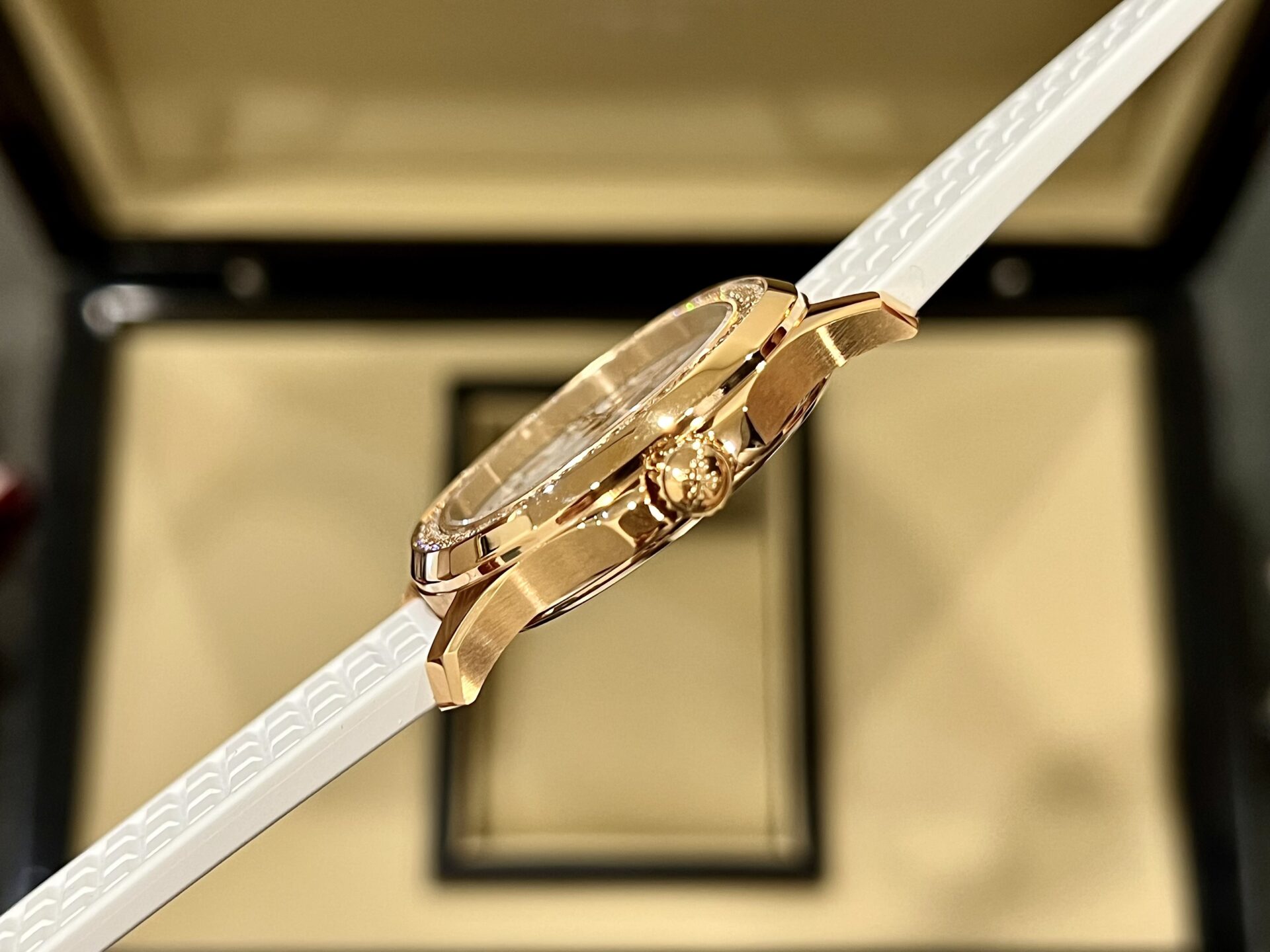 Patek Philippe Aquanaut 5067A Replica Watch White With Stone Bezel 35.6mm