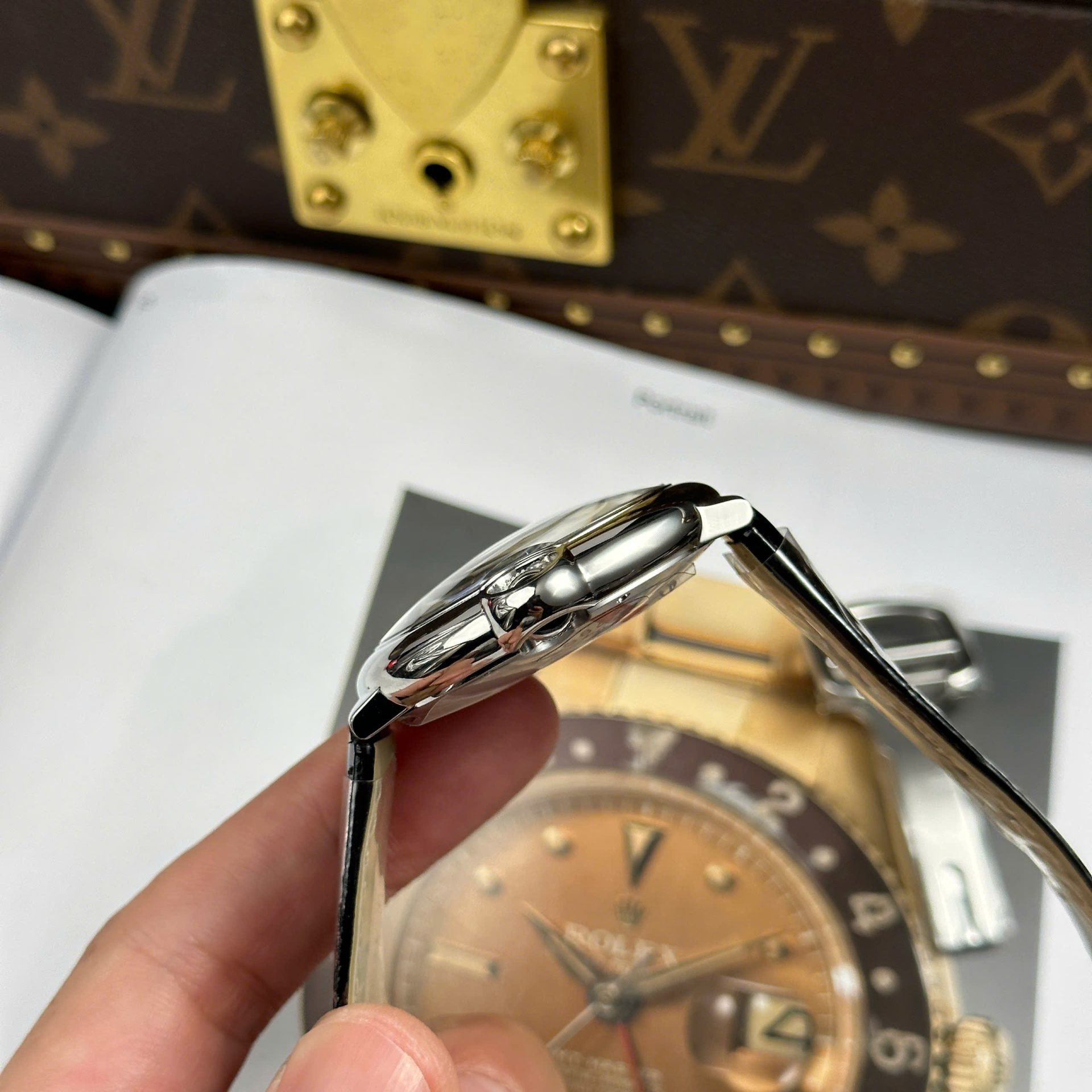 Cartier Ballon Bleu Replica 11 Watch White Dial Leather Strap AF Factory 40mm