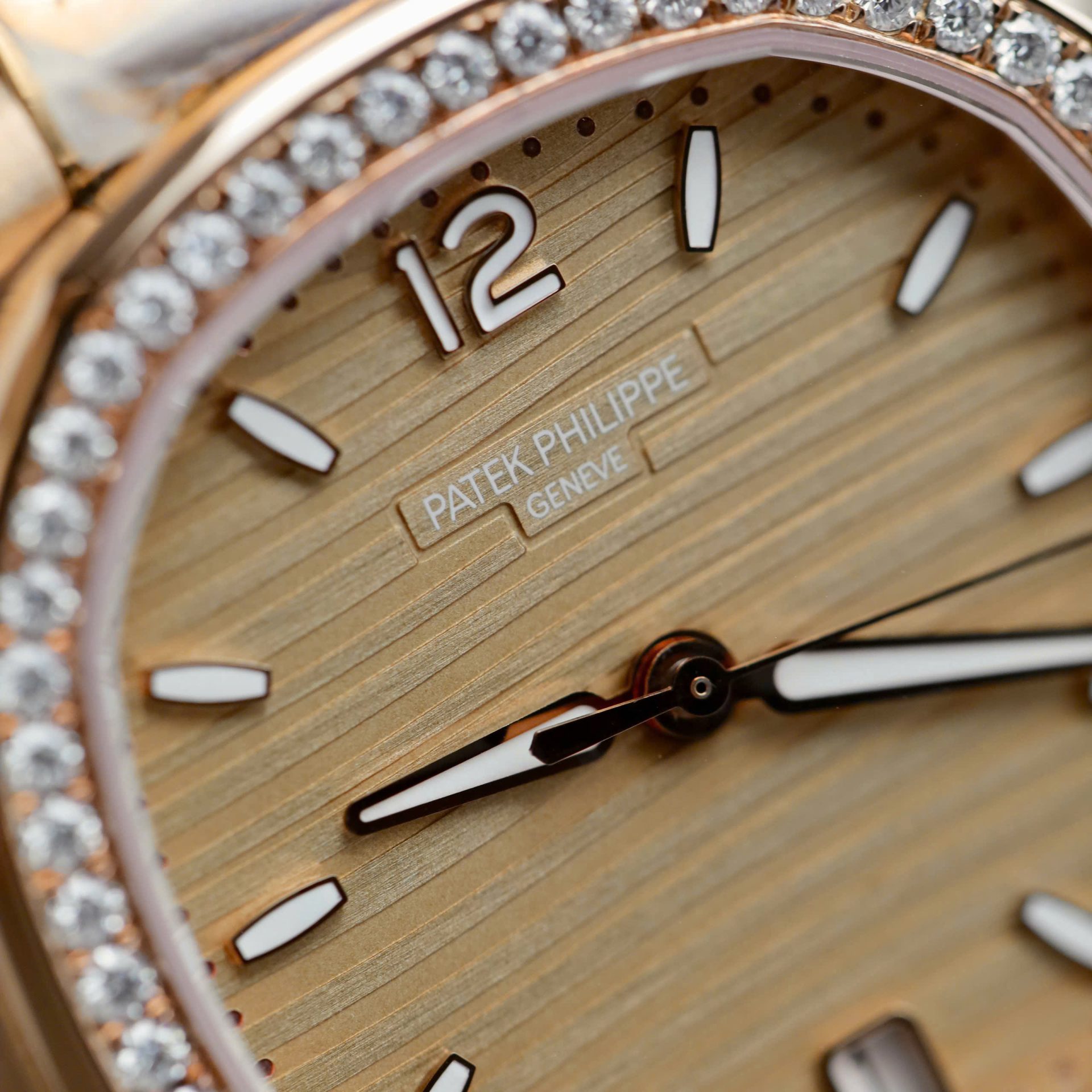 Patek Philippe Nautilus 7118 Women Replica Watch Custom Gold Wrapped + Diamonds Moissanite 3K Factory 35.2mm