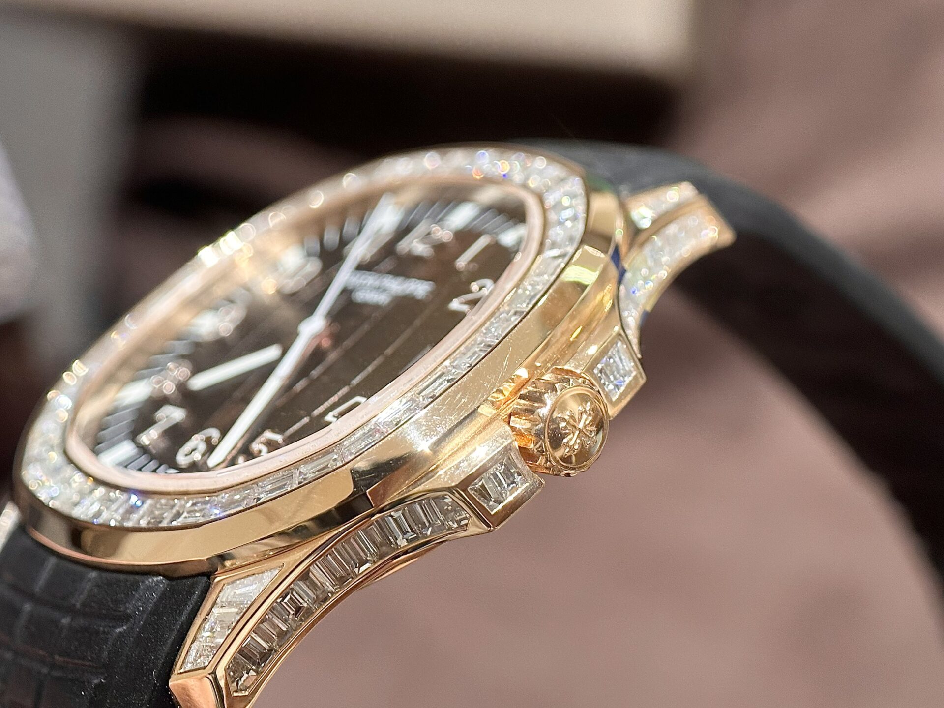 Patek Philippe Aquanaut 5167R Replica Watch 18K Solid Gold Natural Diamond 40mm