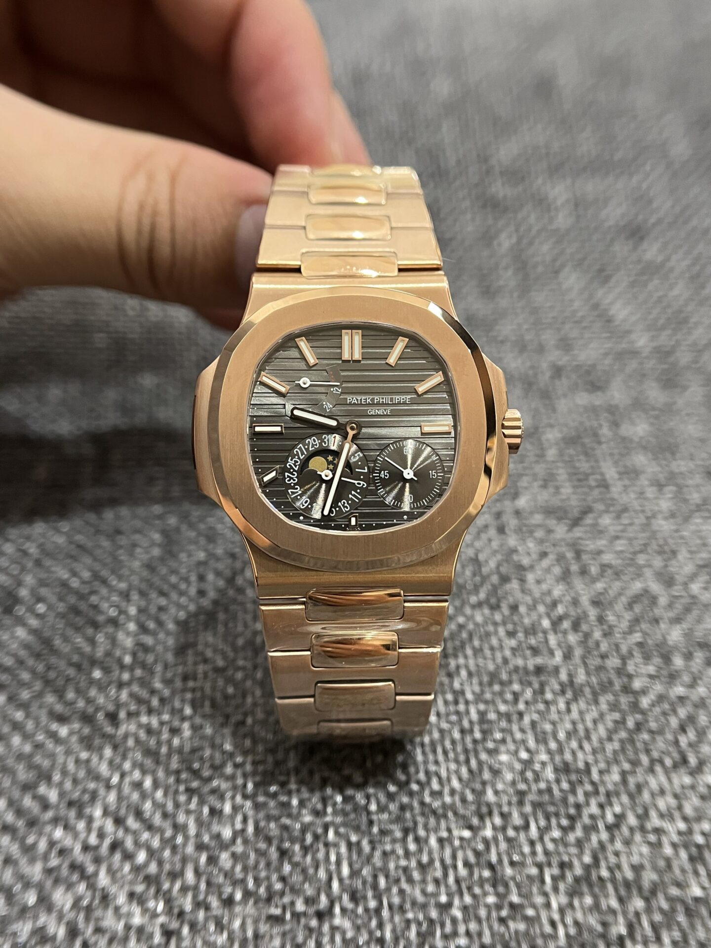 Patek Philippe Replica Watch Nautilus 5712R Gray Dial GR Factory 40mm