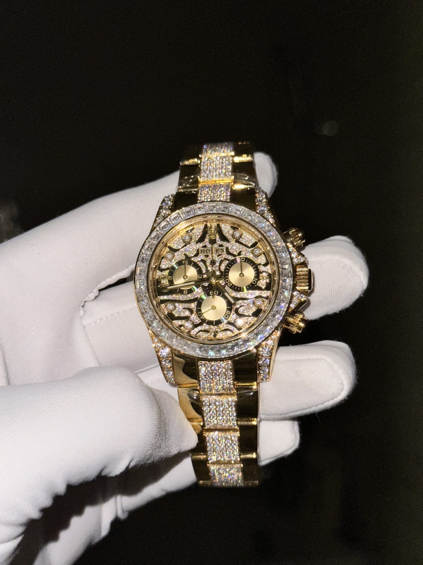 Rolex Best Replica Watch Daytona Eye Of Tiger Gold Wrapped Moisasnite Diamonds Custom 40mm