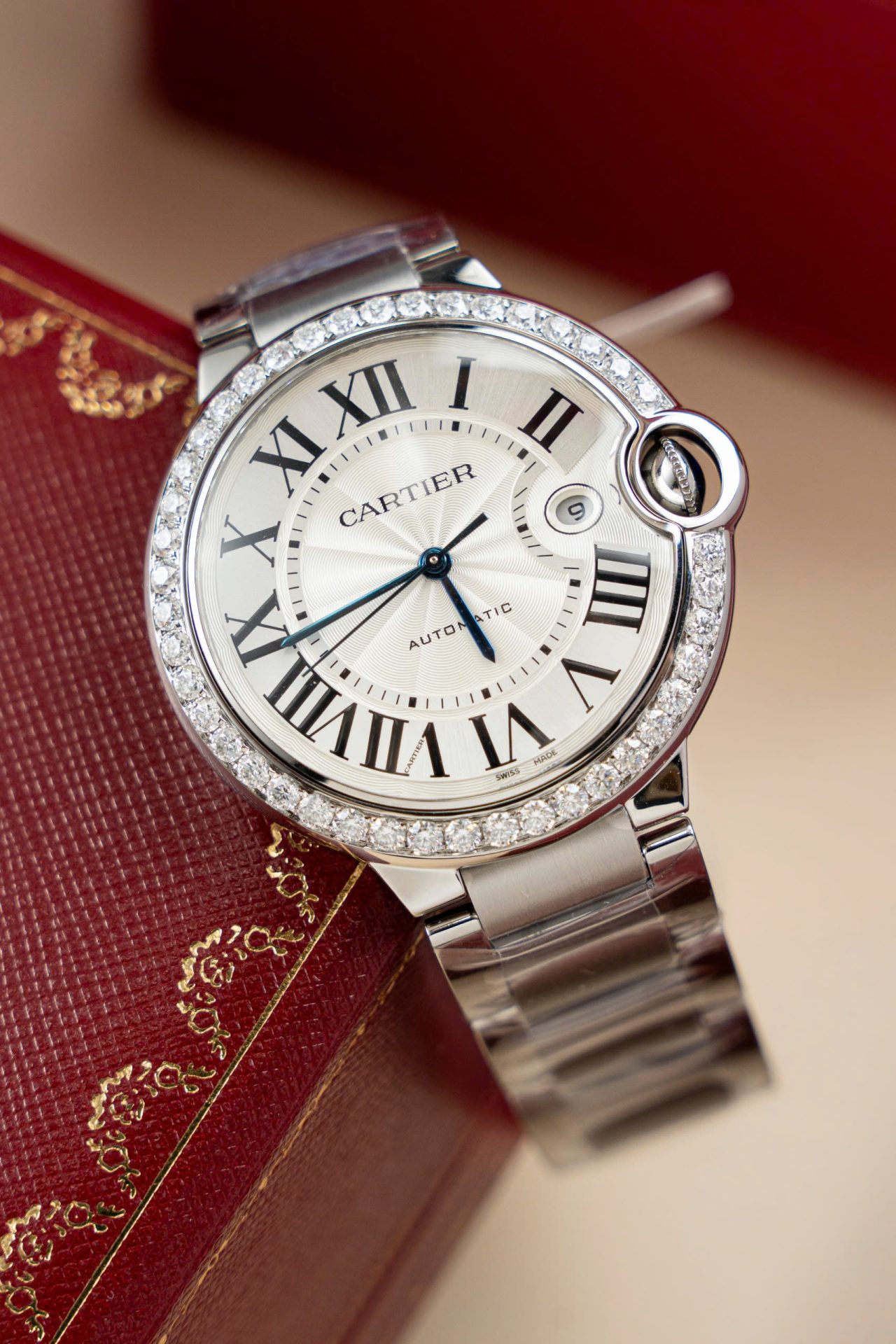 Cartier Ballon Bleu WE9009Z3 White Dial Replica Watch Bezel Diamond Moissanite AF Factory 42mm