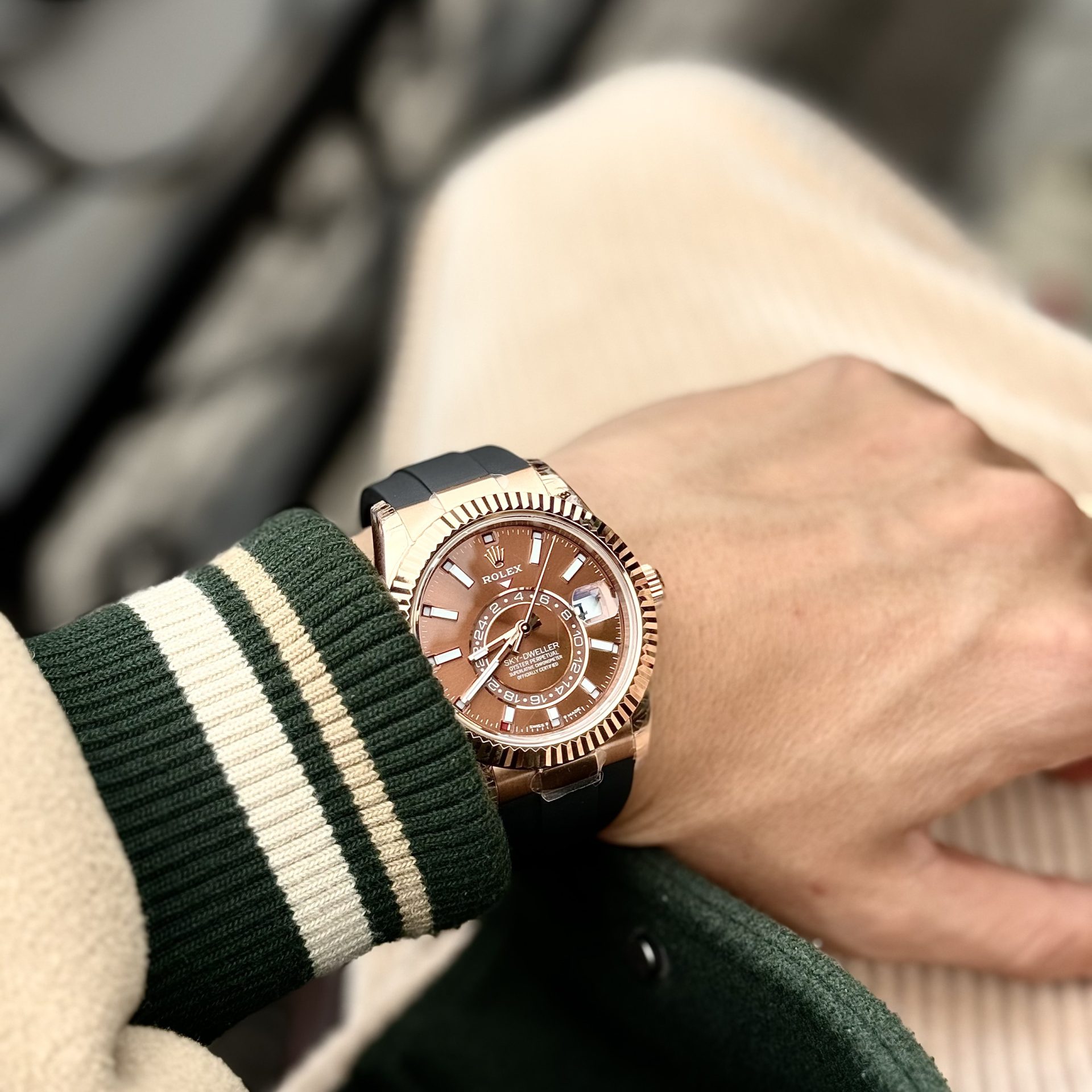 Rolex Replica Watch Sky-Dweller 336235 Chocolate Dial Rubber Strap 42mm