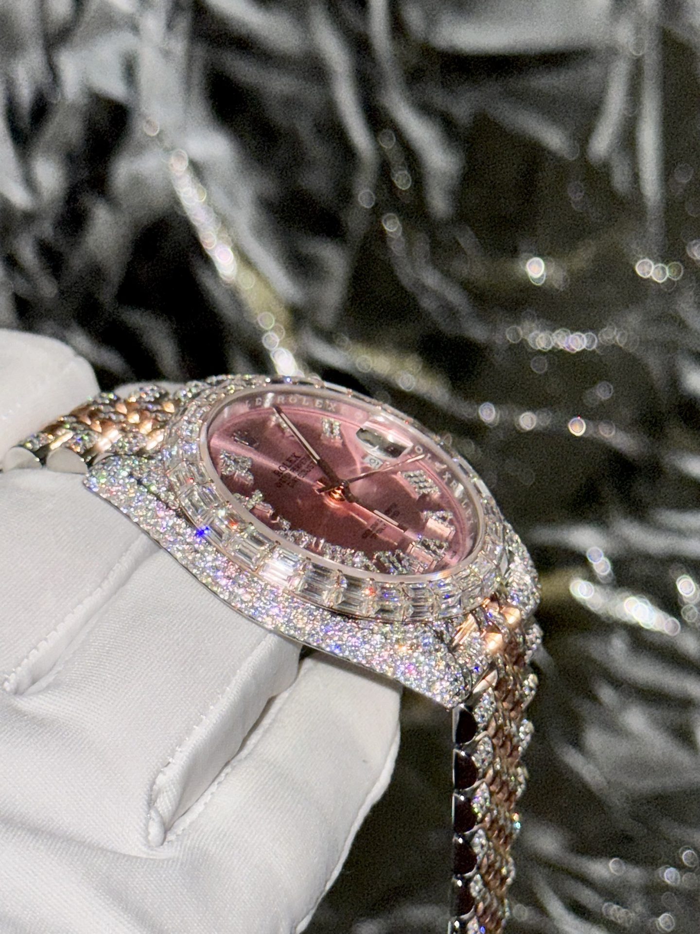 Rolex Replica Watch DateJust With Full Moissanite Diamond Pink Dial 41mm