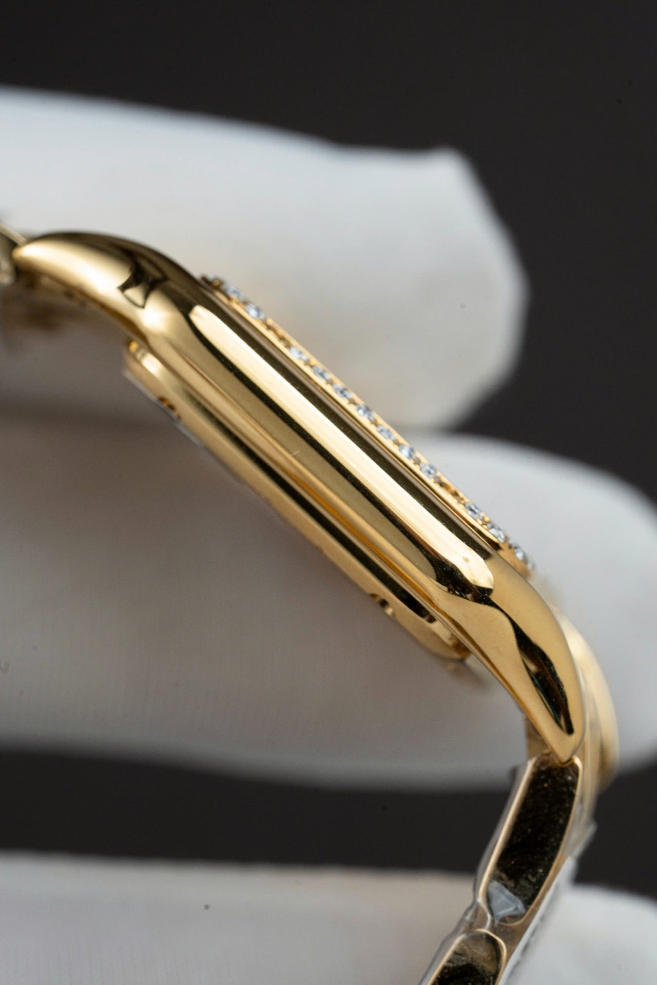 Cartier Panthere WJPN0015 White Dial Replica Watch Bezel Diamonds Moissanite 27x37mm