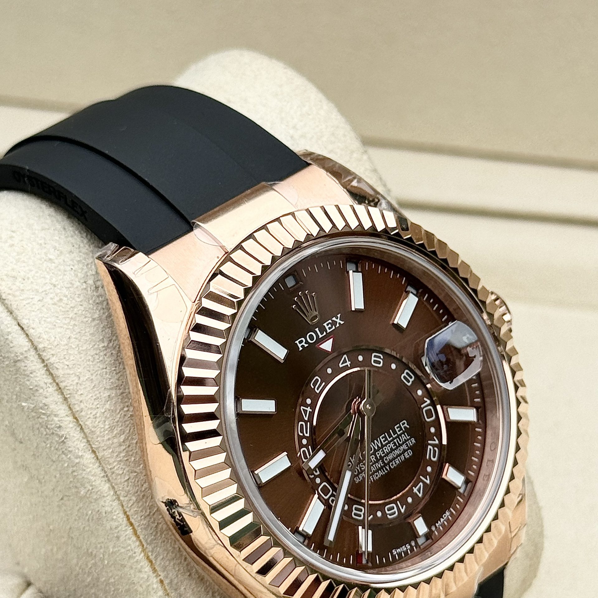 Rolex Replica Watch Sky-Dweller 336235 Chocolate Dial Rubber Strap 42mm