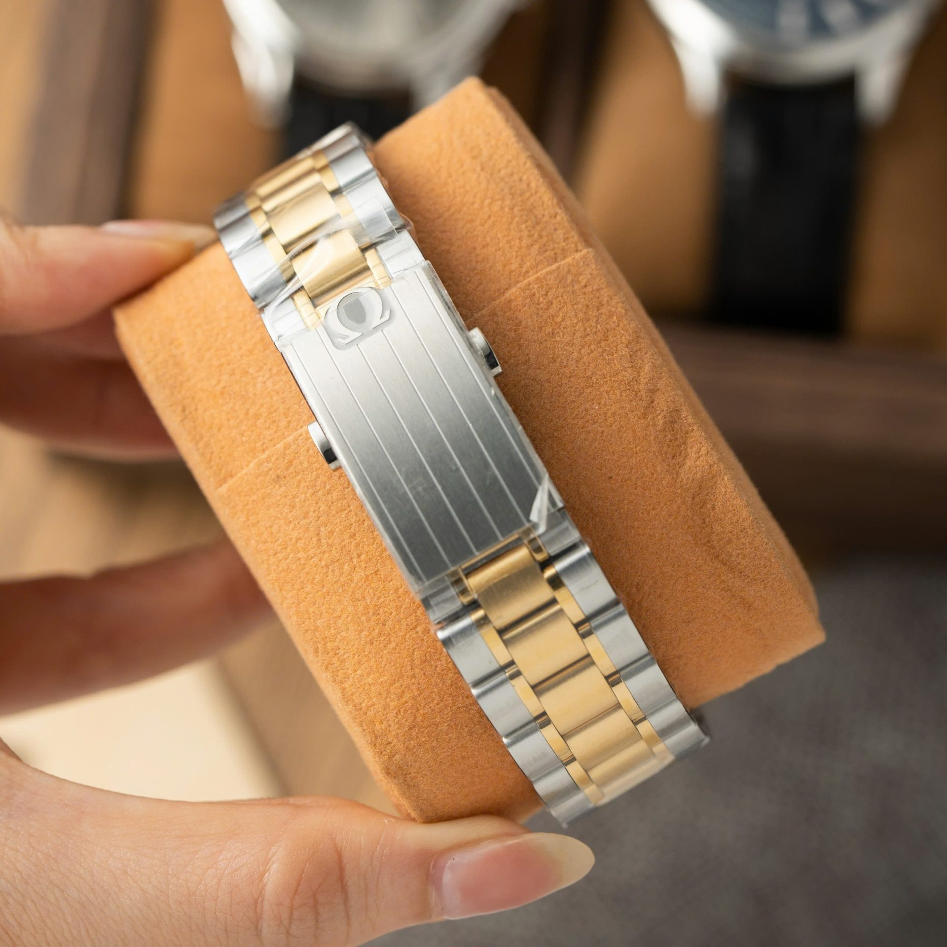 Omega SpeedMaster MoonWatch Chronogarph Demi Gold Replica Watch 42mm