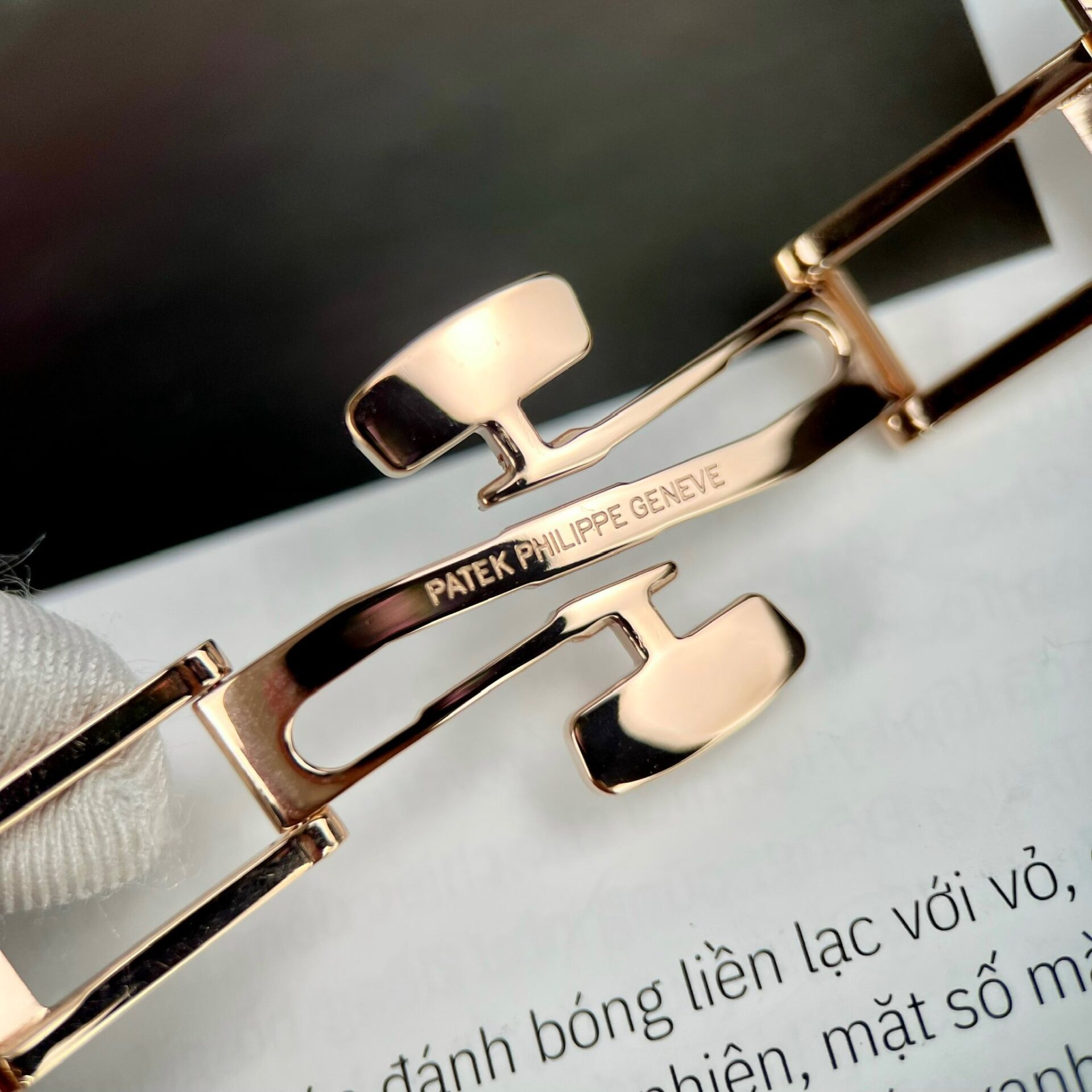 Patek Philippe Aquanaut 5062 Replica Watch Gold Wrapped Moissanite 35.6mm