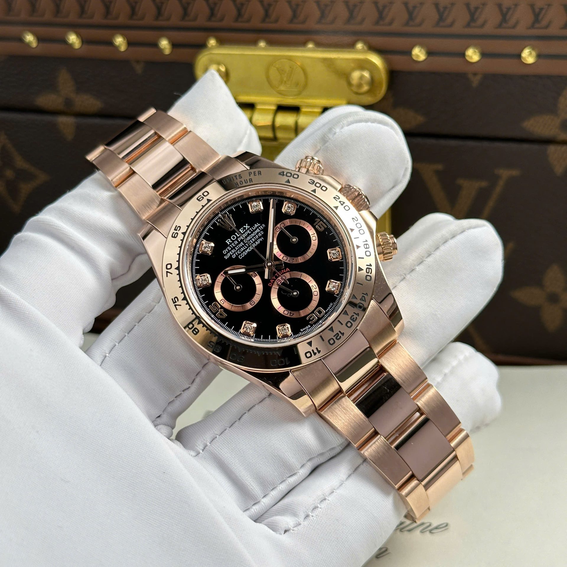 Rolex Cosmograph Daytona Dial Black Custom Gold Wrapped Replica Watch 40mm