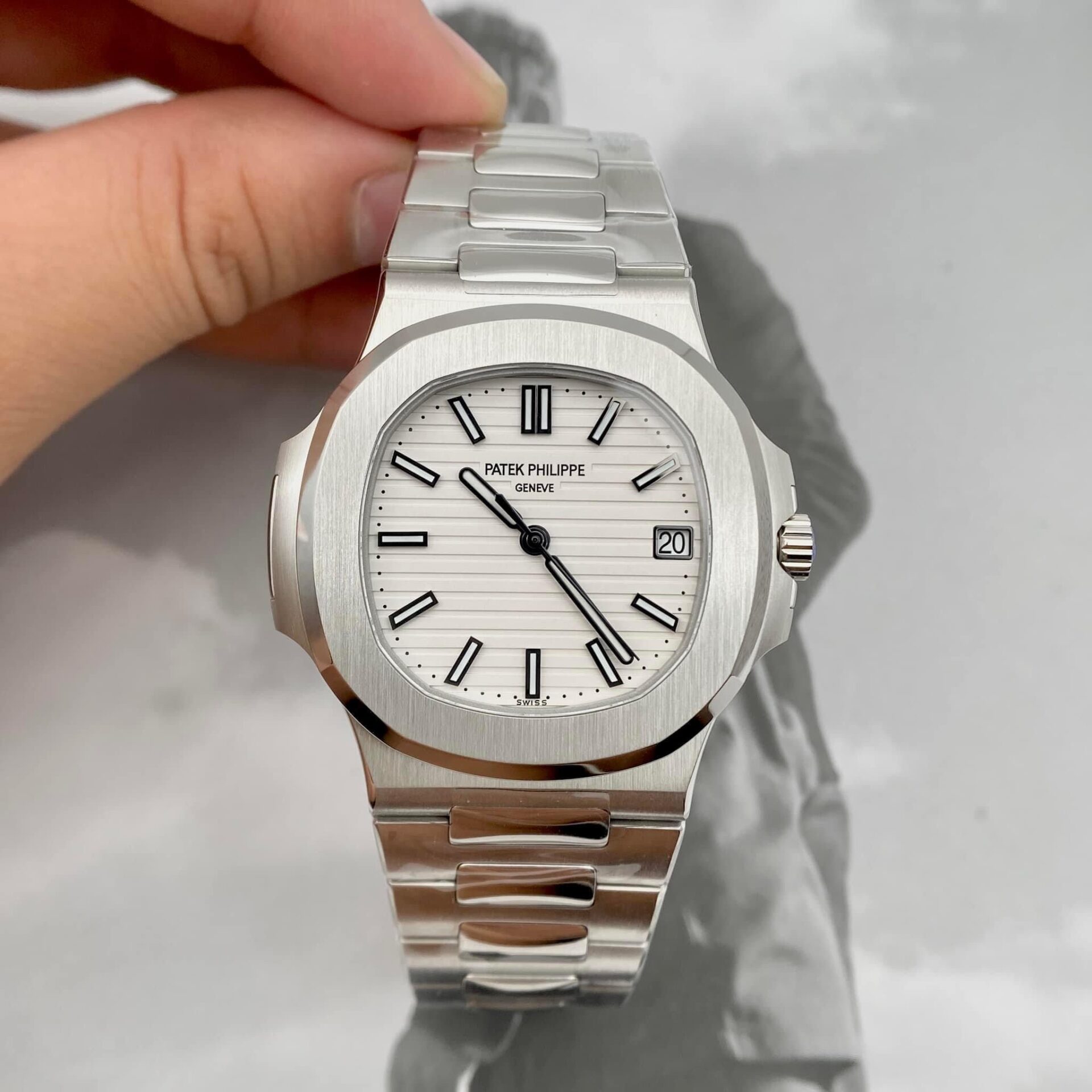 Patek Philippe Nautilus 5711 White Dial Replica Watch 3K Factory 40mm