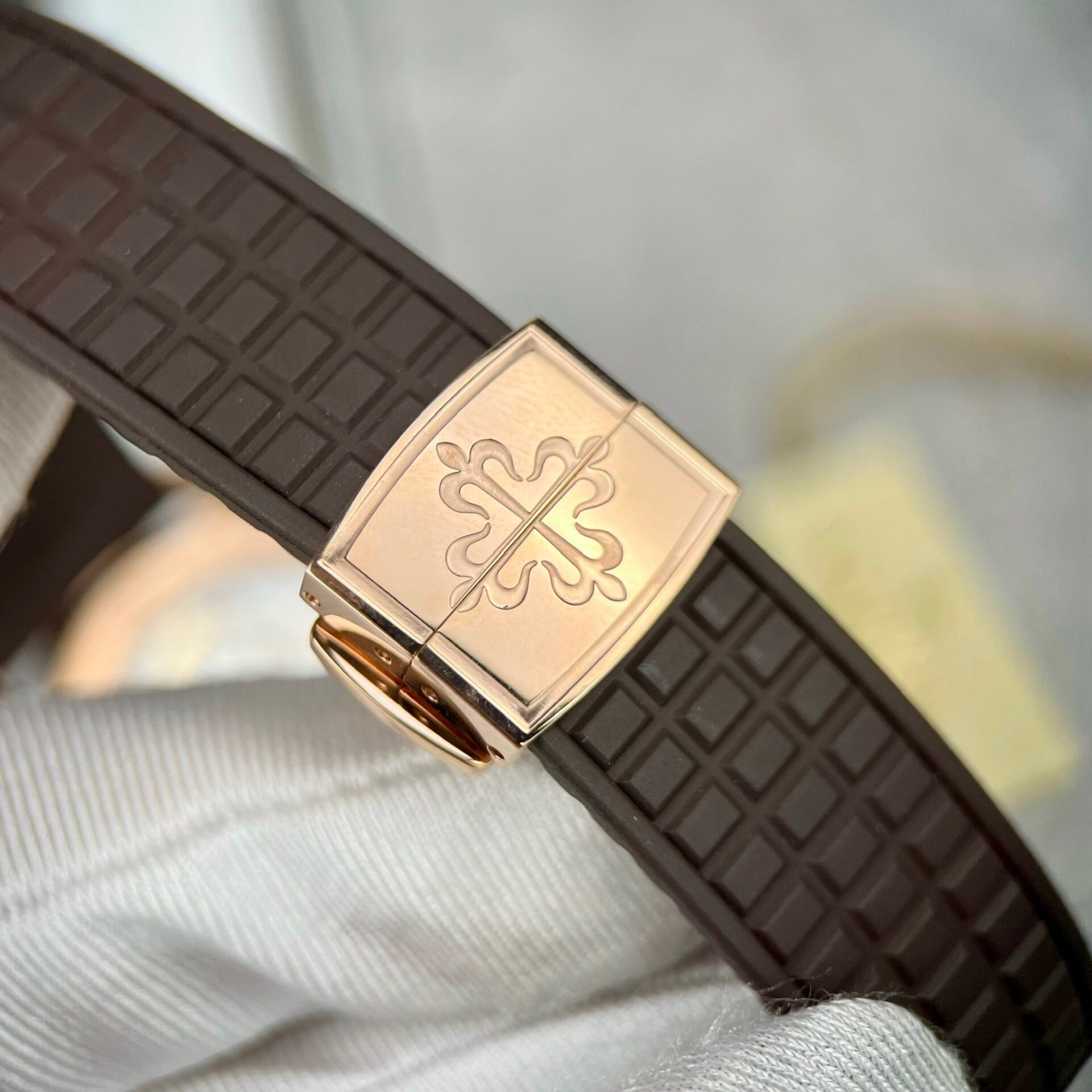 Patek Philippe Aquanaut 5062 Replica Watch Gold Wrapped Moissanite 35.6mm