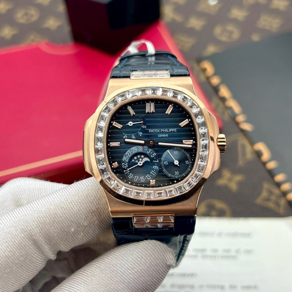 Patek Philippe Replica Watch Nautilus 5724R Gold Wrapped GR Factory 40mm