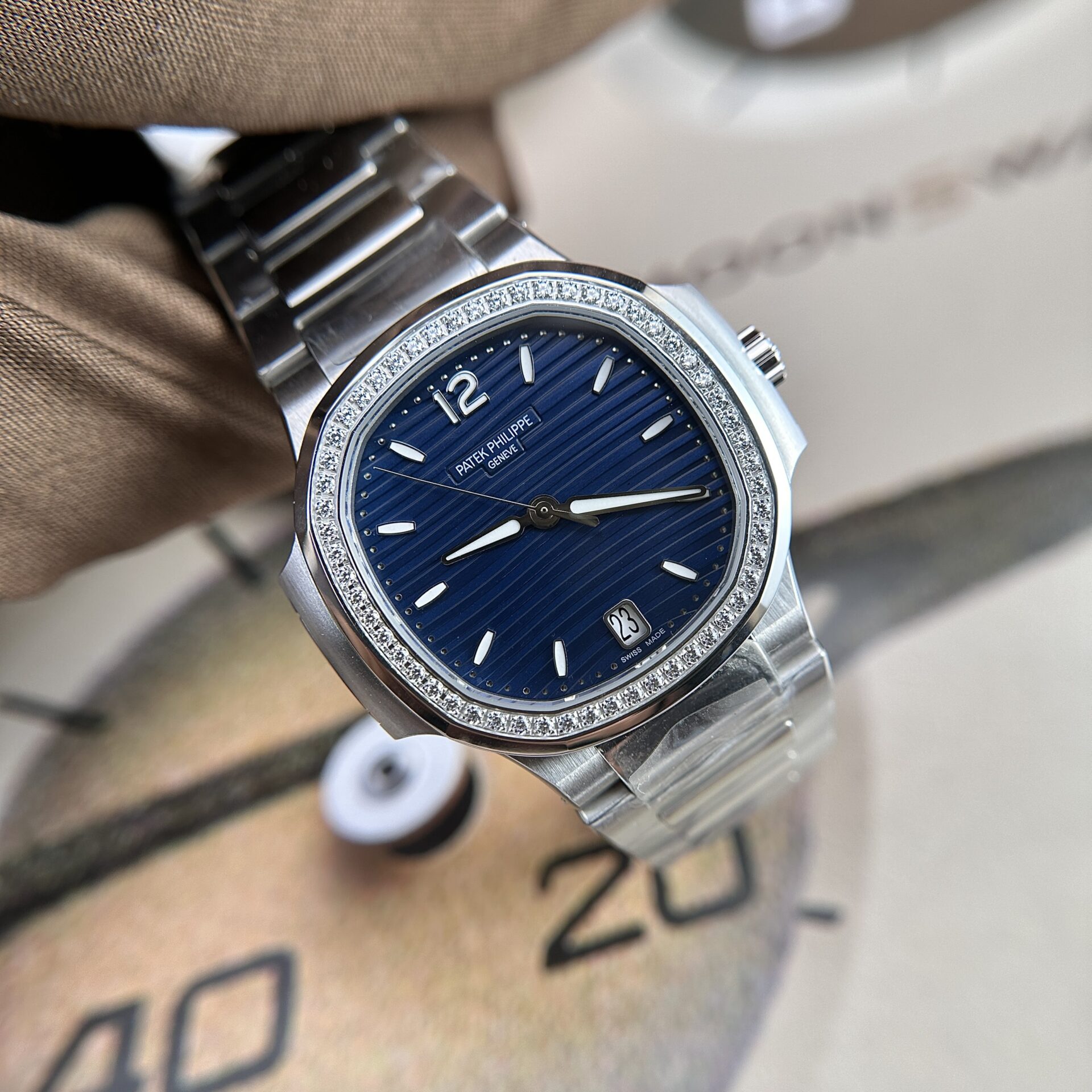 Patek Philippe Nautilus 7118 Replica Watch Blue Dial Stone Bezel 35.2mm