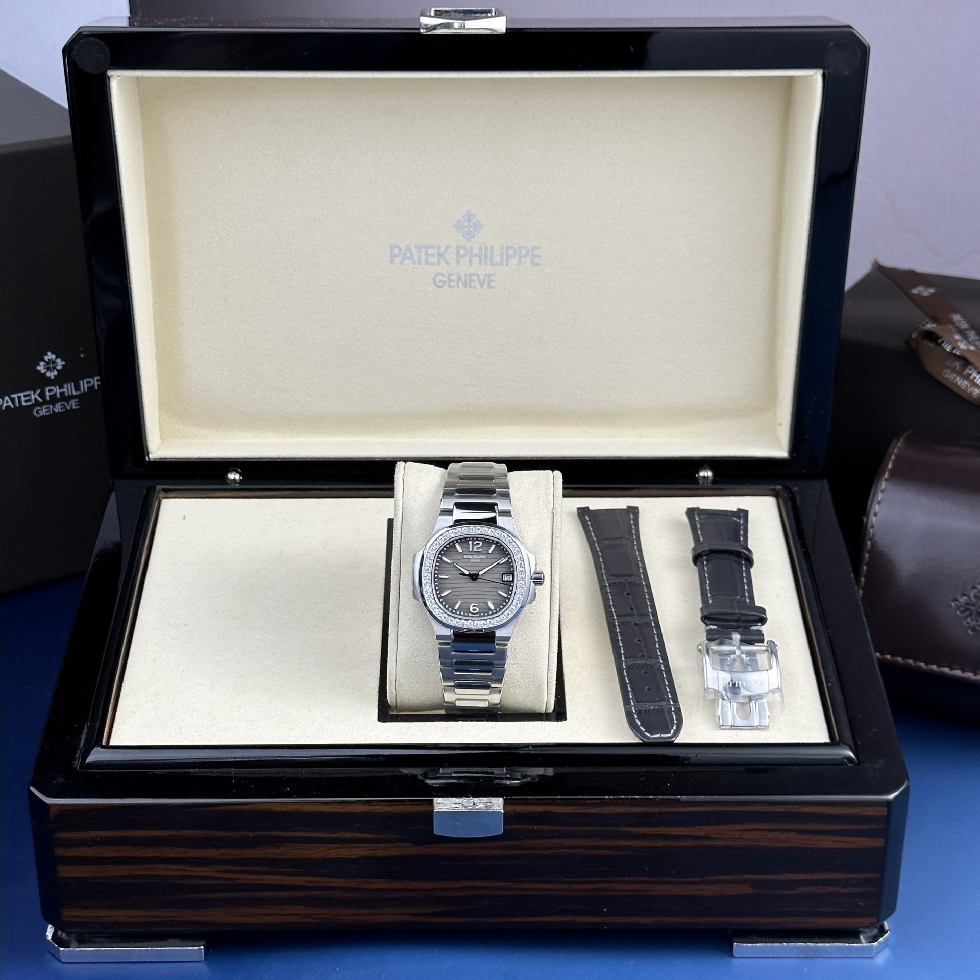 Patek Philippe Fake Watch Nautilus 7010 Gray Dial Womens 32mm