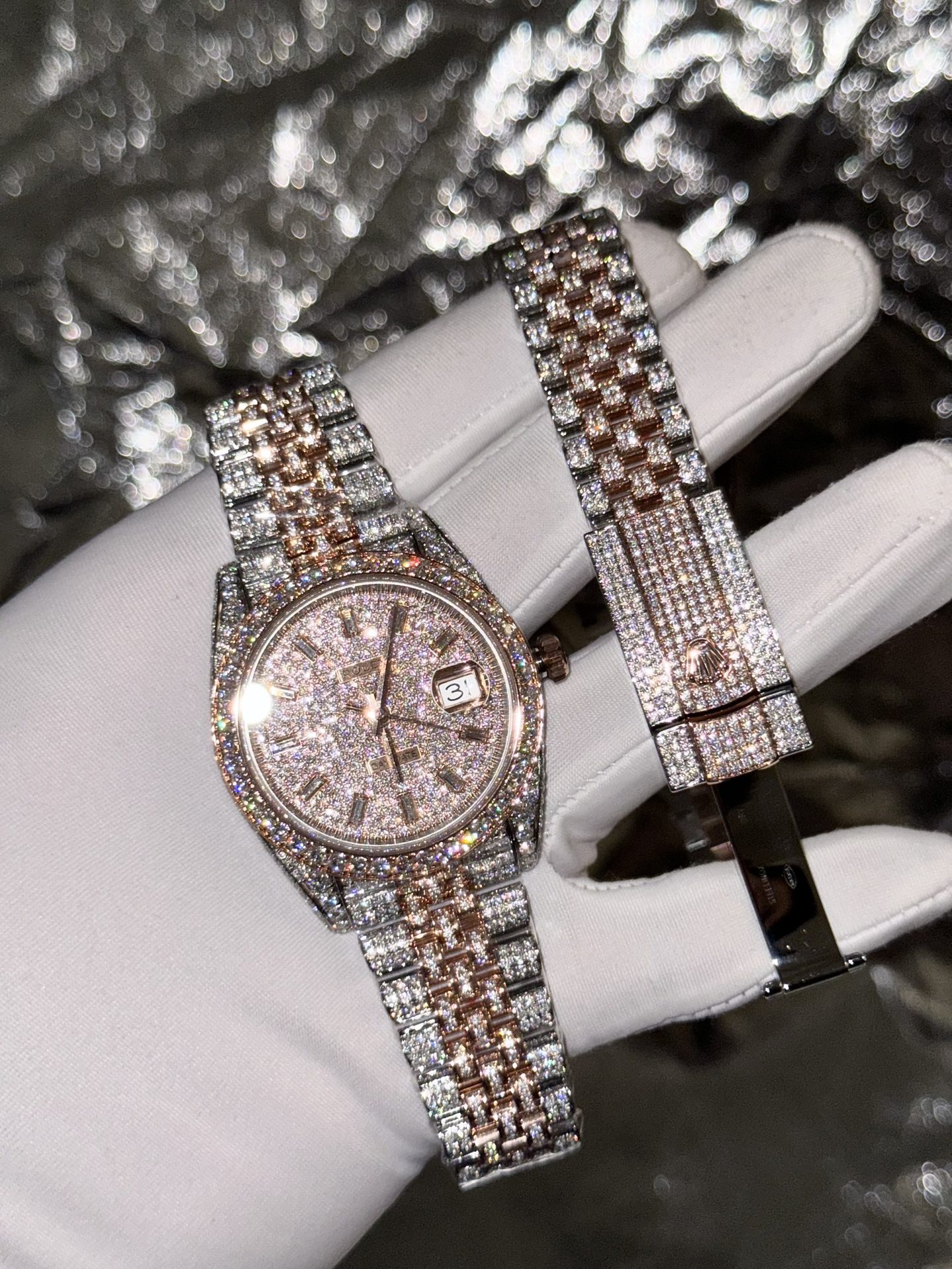 Rolex Replica 1:1 Watch DateJust With Full Diamond Moissanite Hong Kong 41mm