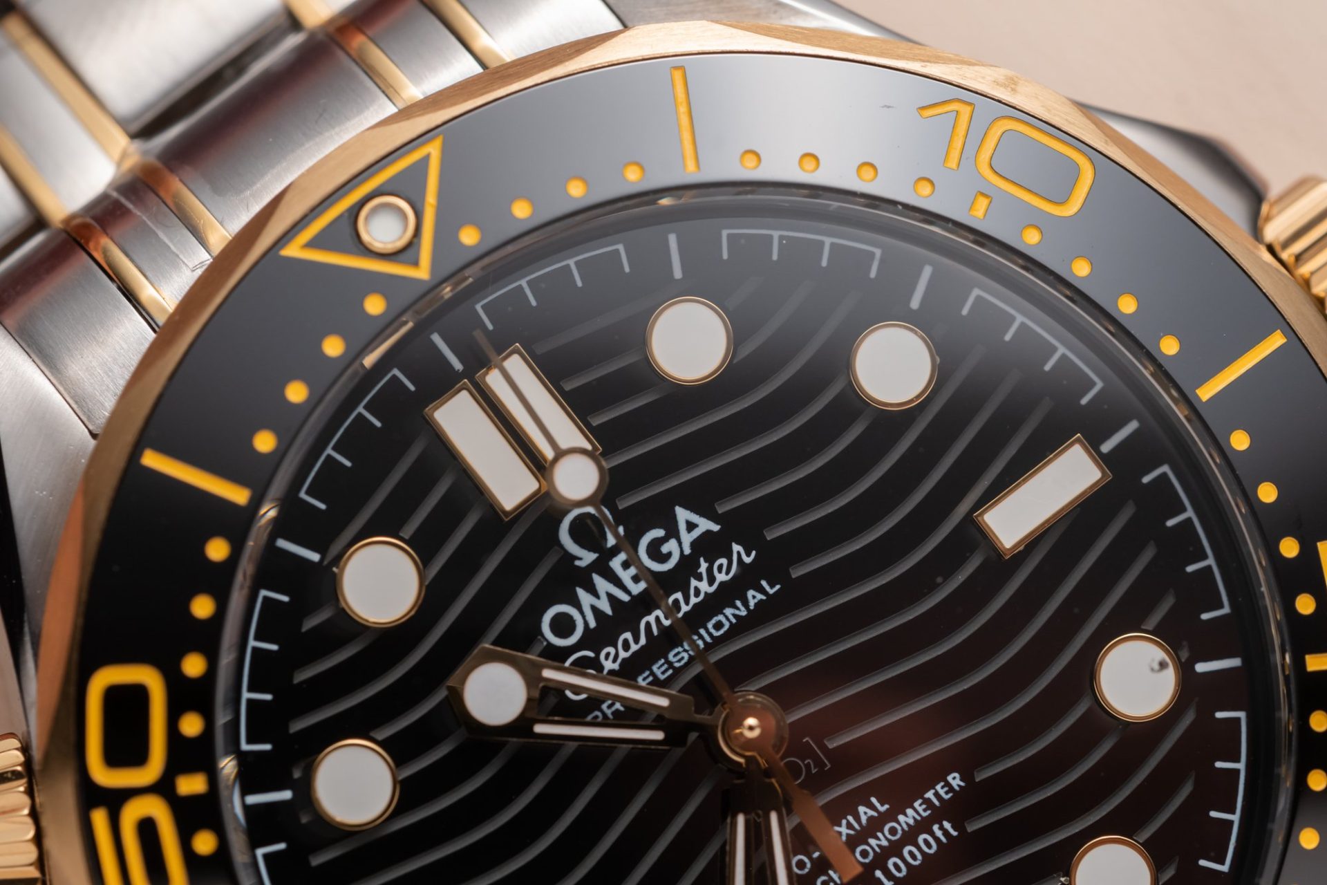 Omega Replica Watch Seamaster Demi Gold Black Dial VS Factory Demi Gold 42mm