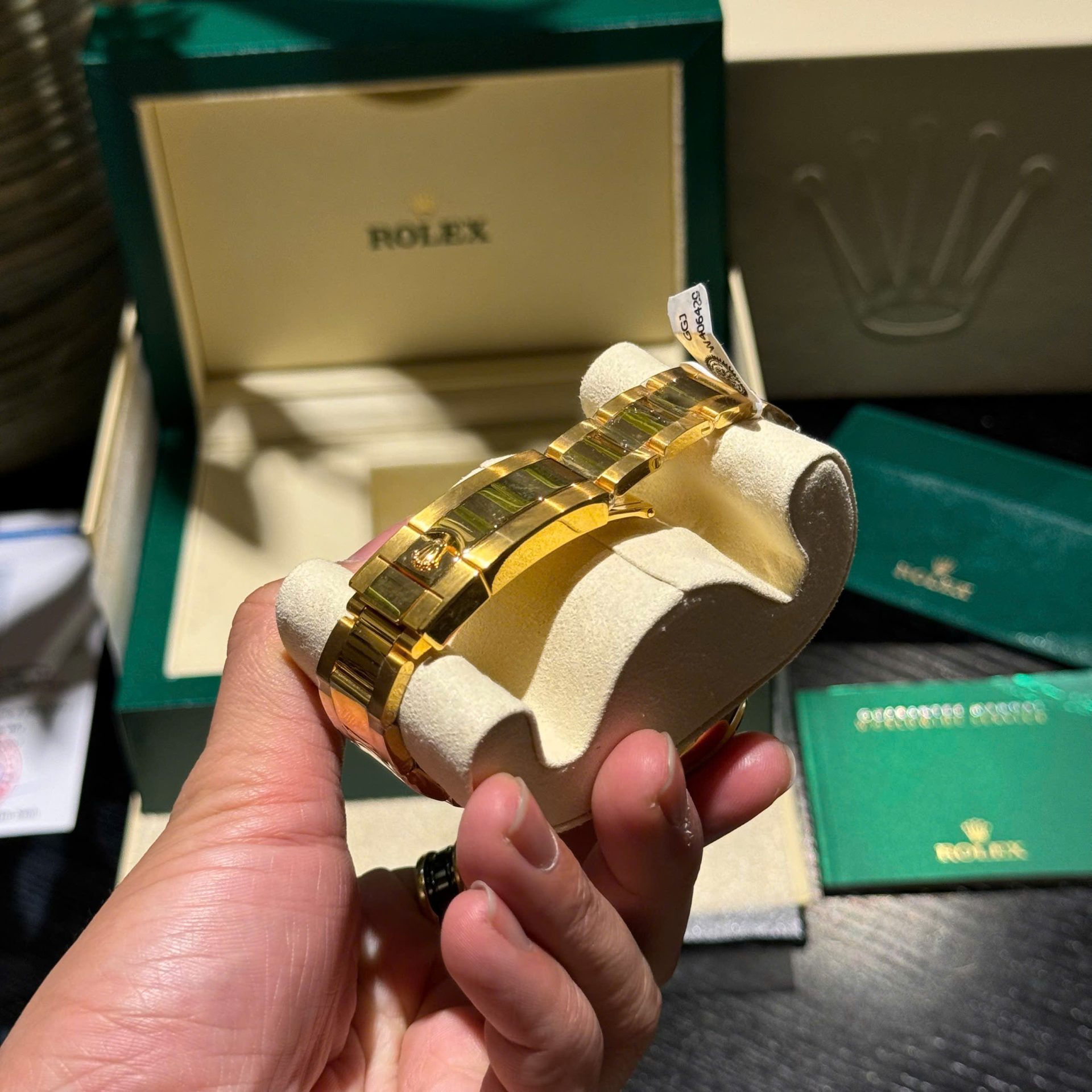 Rolex Daytona 116598RBOW Refined Moissanite   Synthentic Gemstone 18K Gold Wrapped 40mm