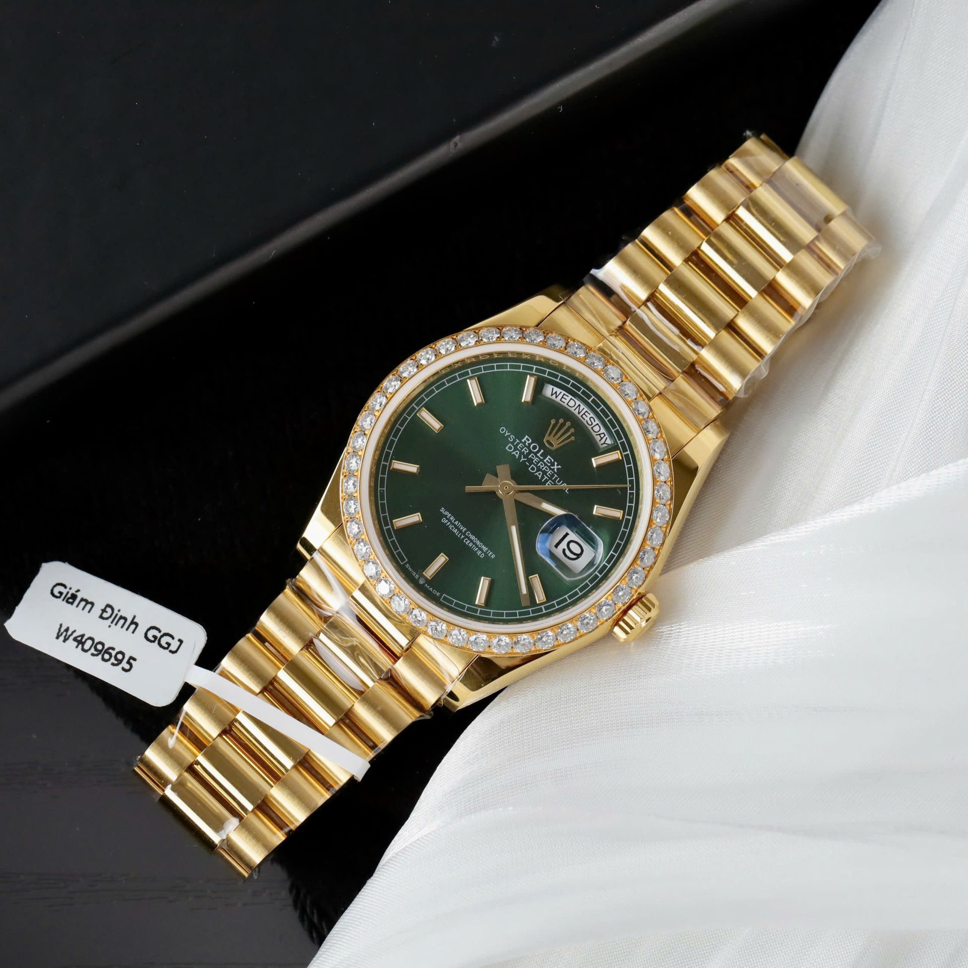 Rolex Day-Date Dial Green Replica Watch Gold Wrapped + Diamonds Moissanite Hong Kong 36mm