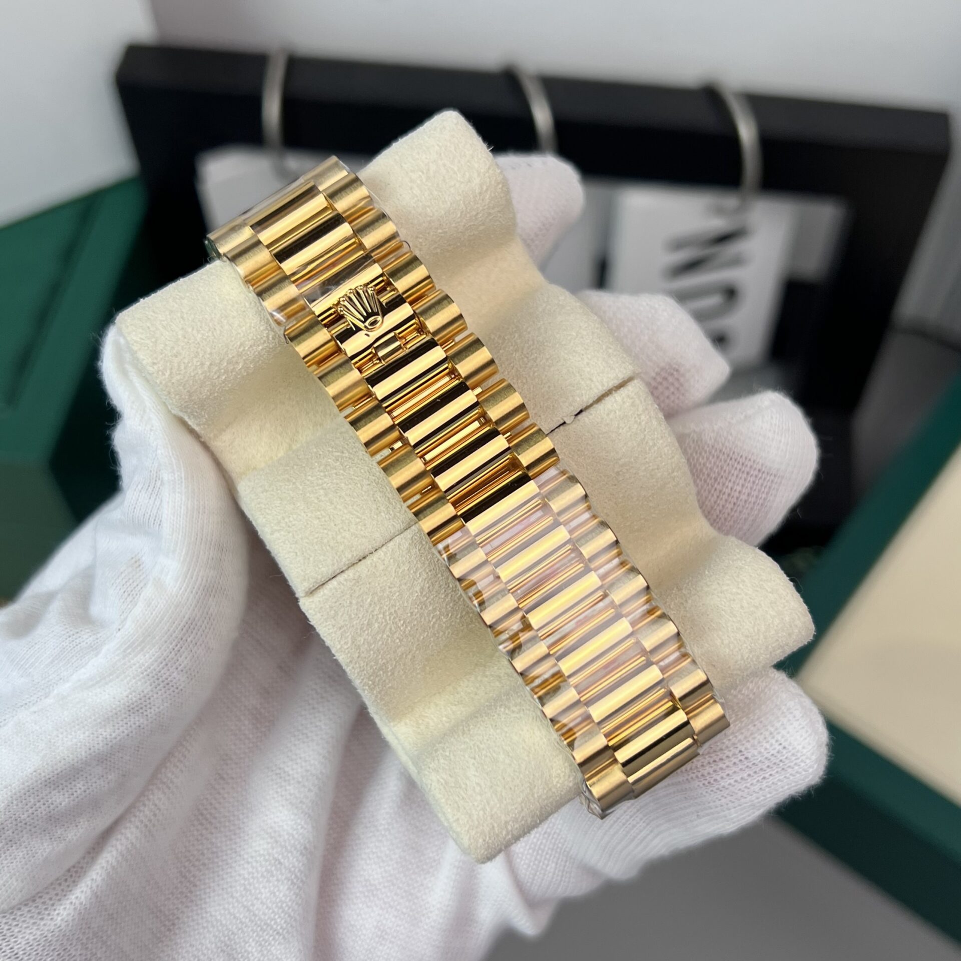 Rolex Day-Date Gold Wrapped Replica Watch Champagne Gold Dial GM V2 40mm