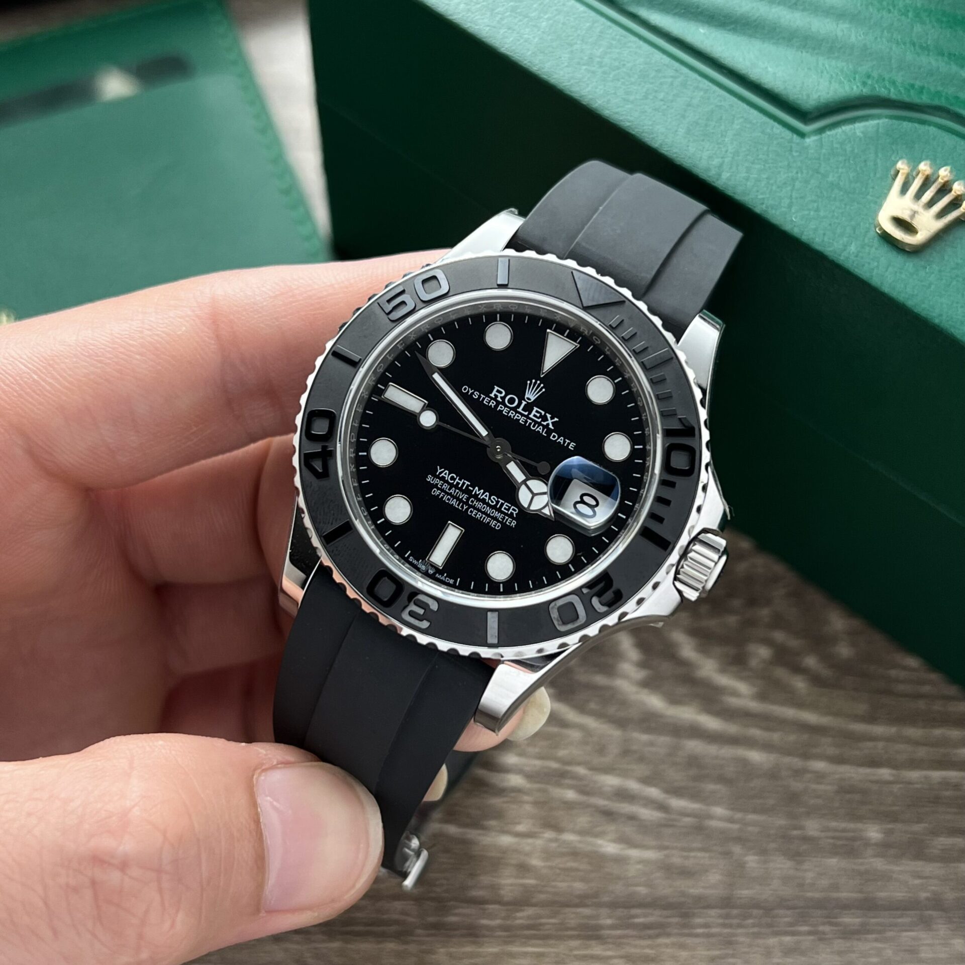 Rolex Fake Clone Yacht-Master Black Dial Rubber Strap EW Factory 40mm