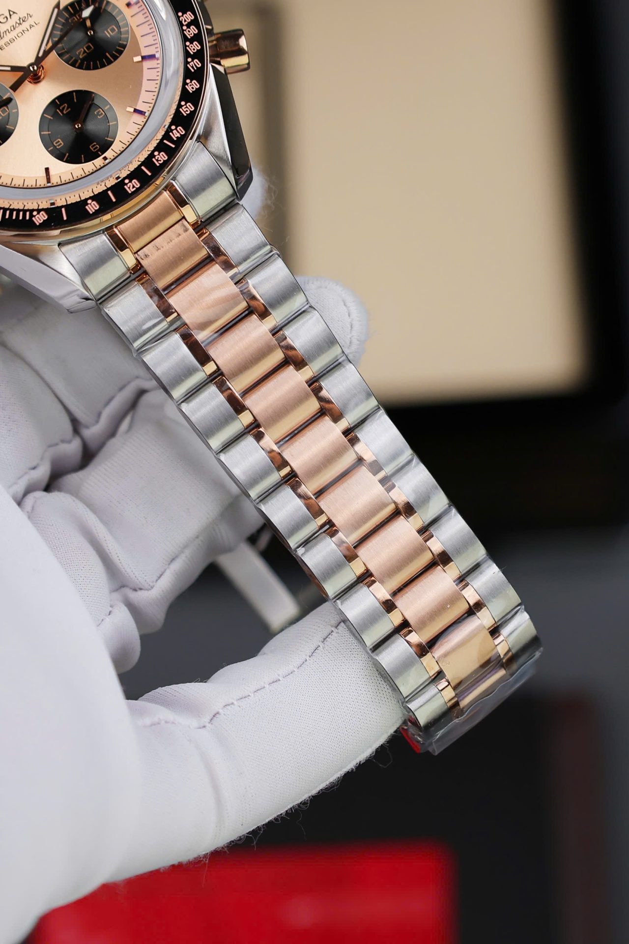 Omega SpeedMaster Fake Watch MoonWatch Demi Rose Gold 42mm