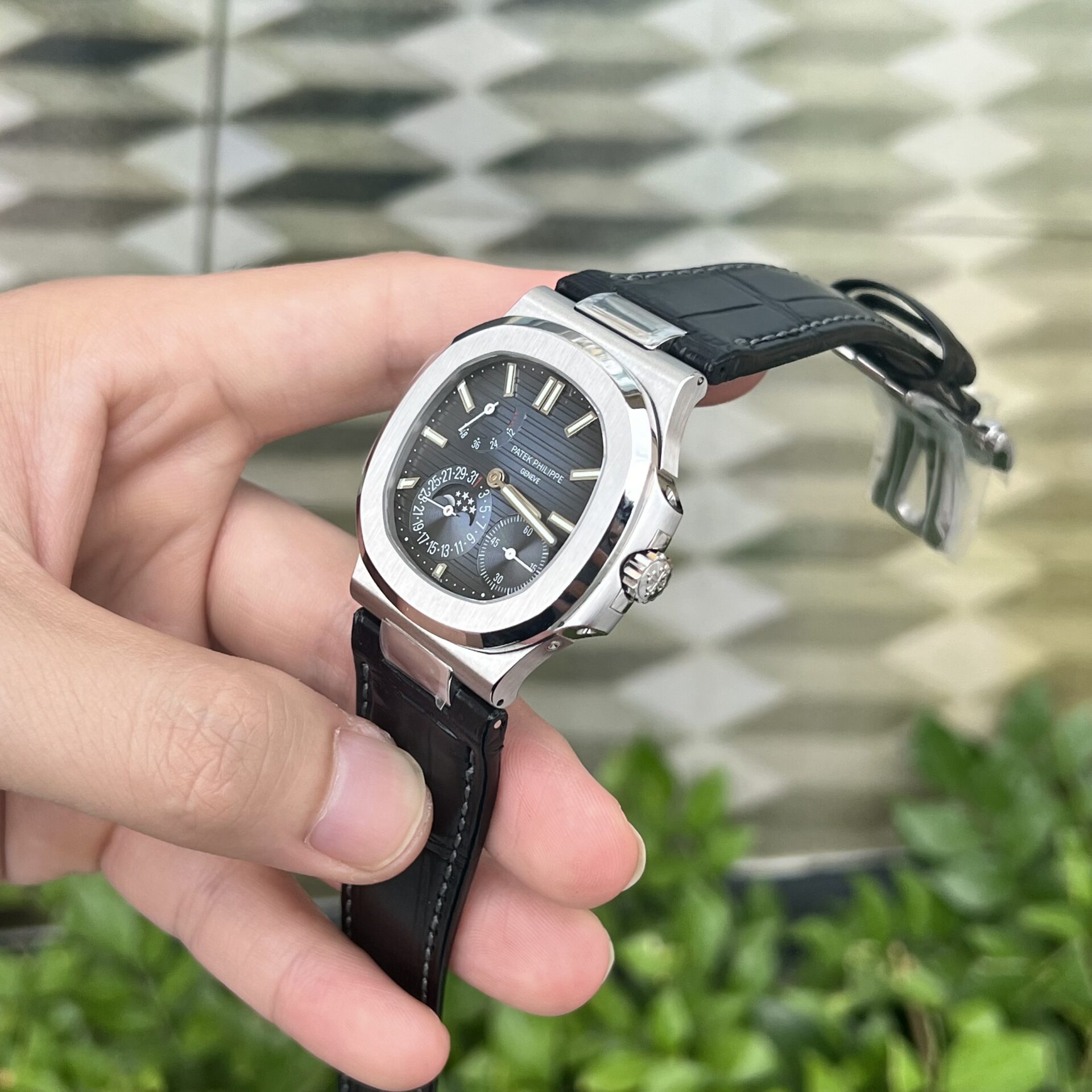 Patek Philippe Nautilus 5712 Replica Watch Leather Strap GRF 40mm
