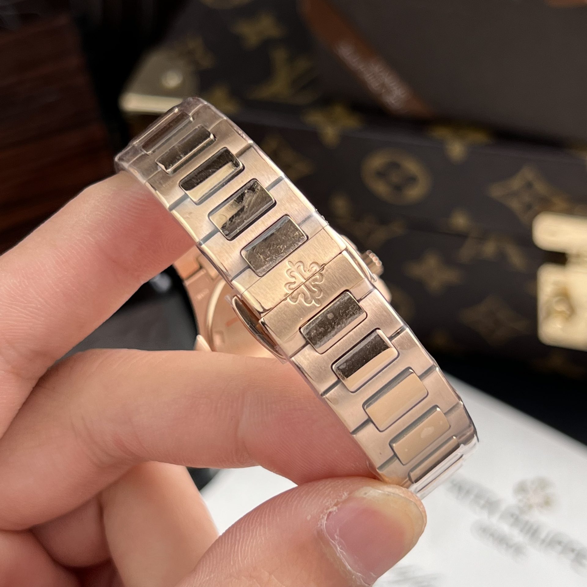 Patek Philippe Replica Watch Nautilus 7010 White Dial Womens GR Factory 32mm